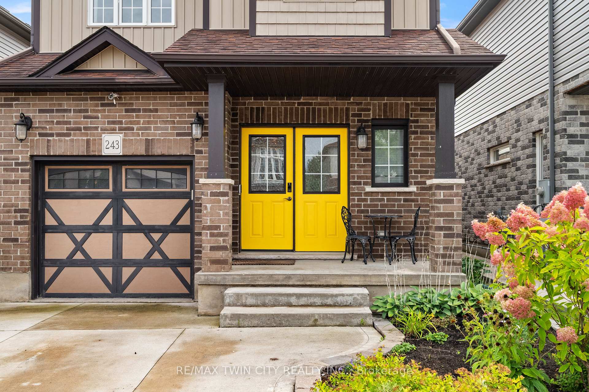Photo 2 of 243 Moorlands Crescent, Kitchener, Doon South — HOMEH