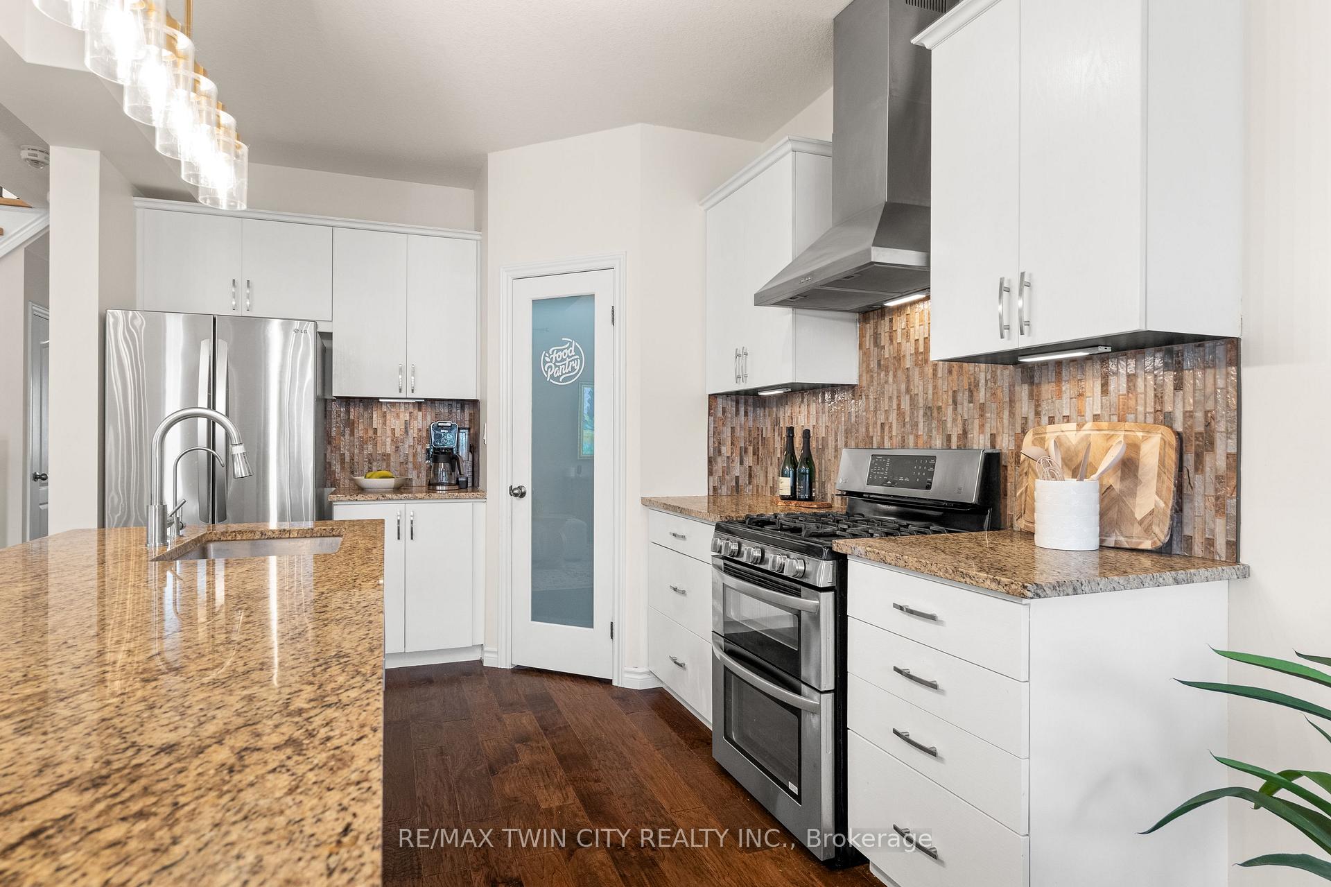 Photo 8 of 243 Moorlands Crescent, Kitchener, Doon South — HOMEH