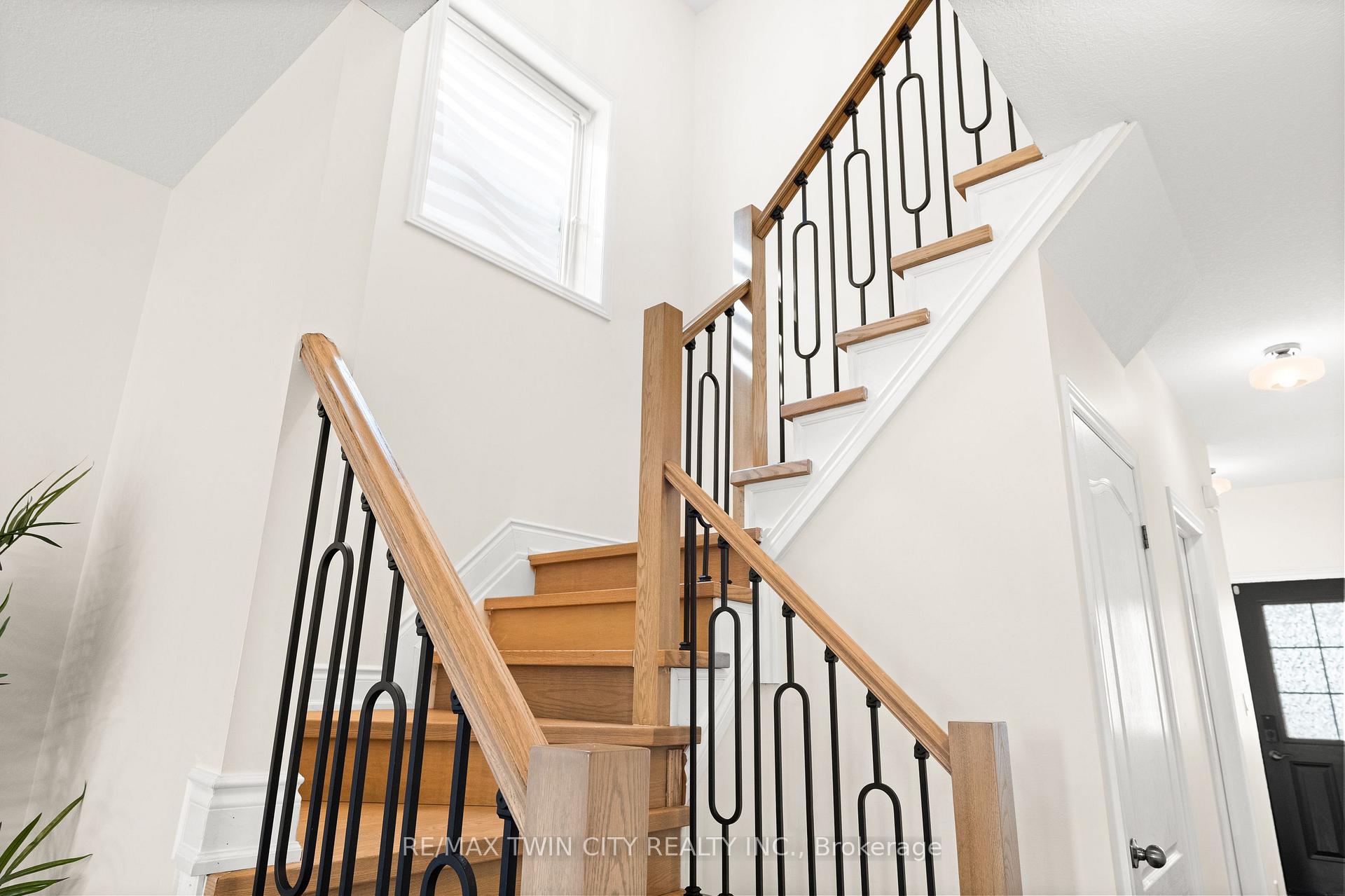 Photo 21 of 243 Moorlands Crescent, Kitchener, Doon South — HOMEH