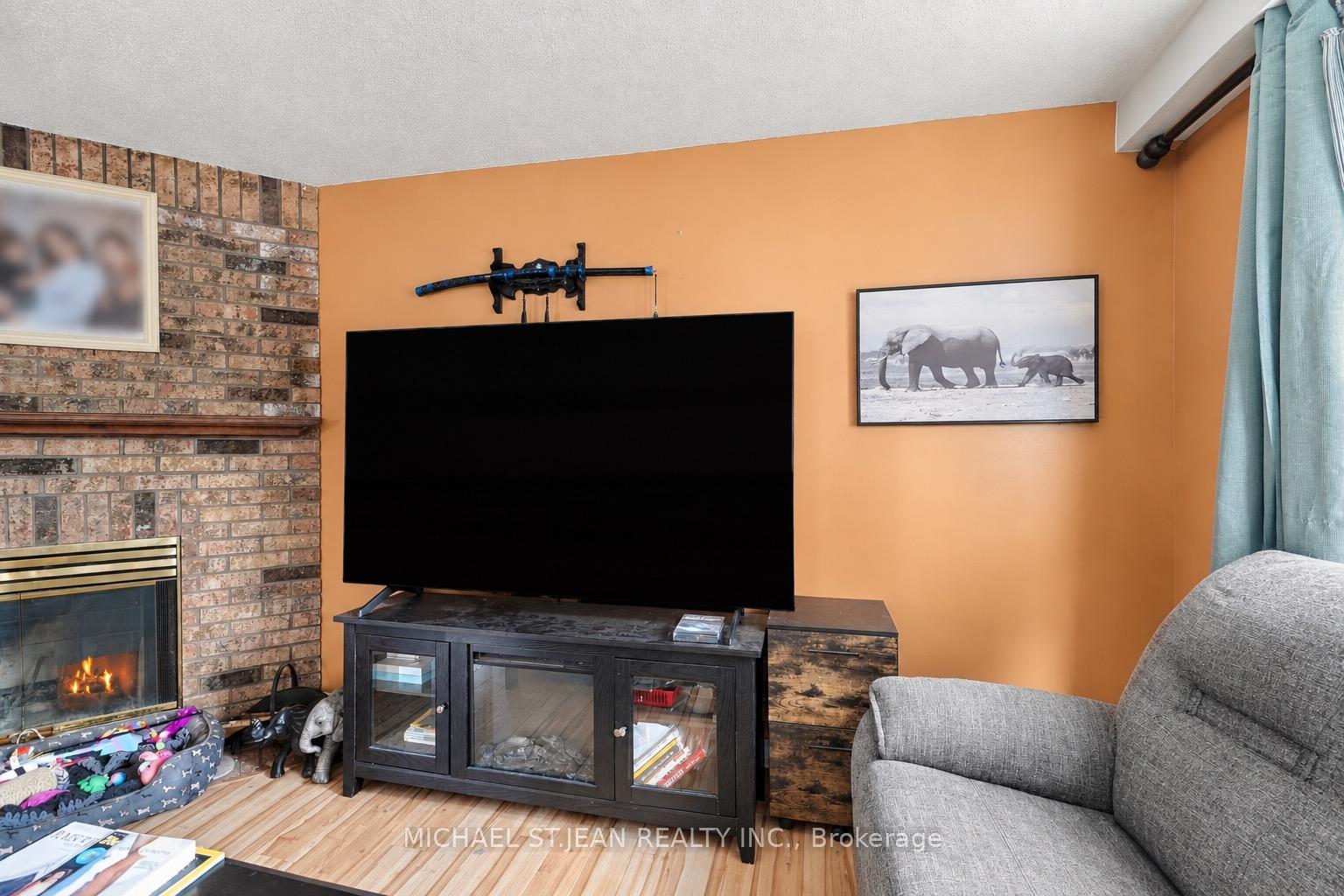 Photo 9 of 23 Desantis Court, Hamilton, Rushdale — HOMEH