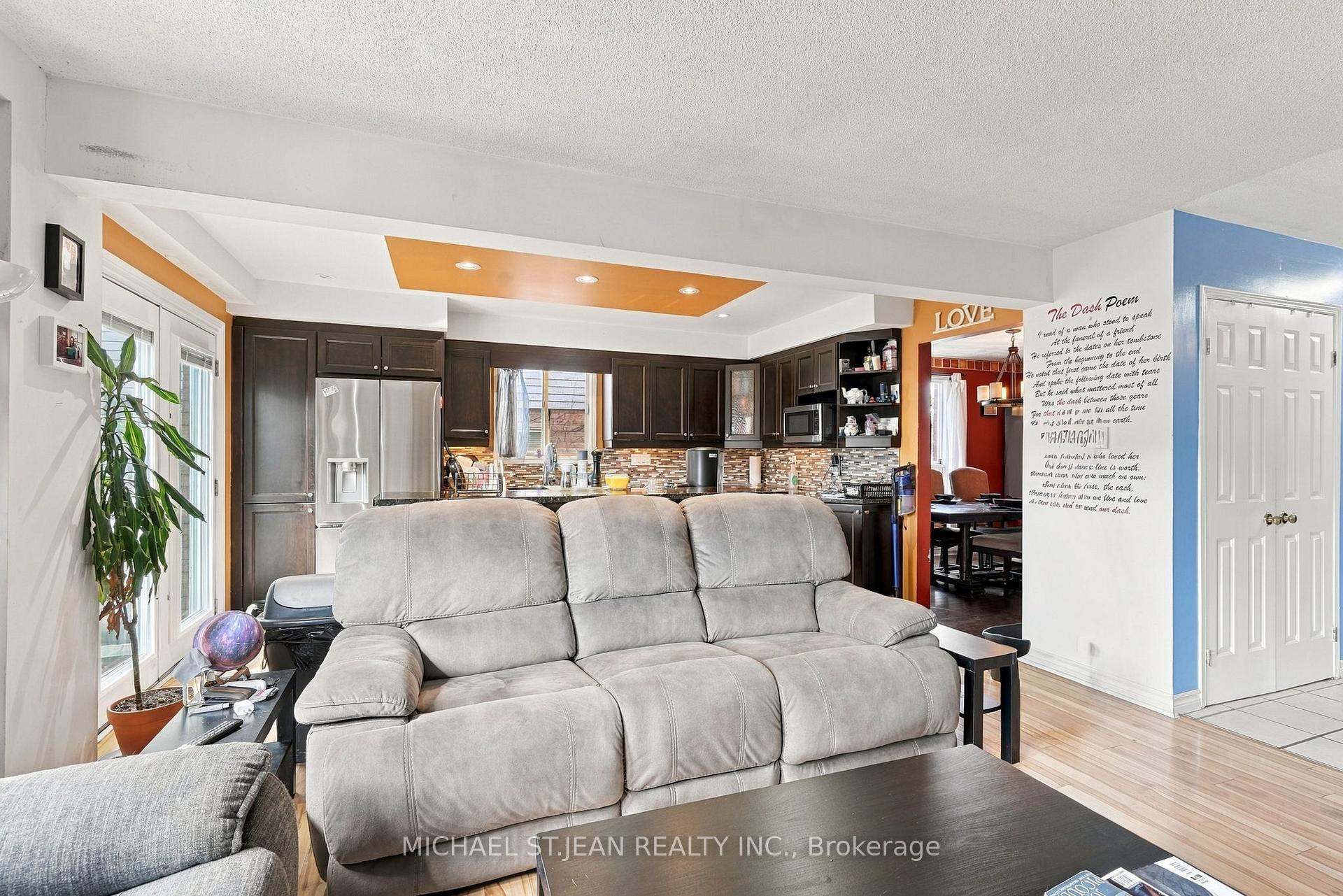 Photo 10 of 23 Desantis Court, Hamilton, Rushdale — HOMEH