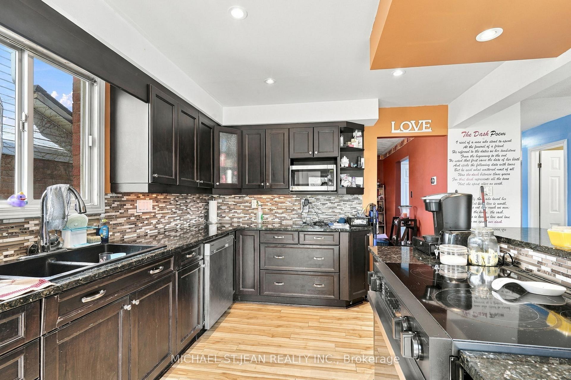 Photo 14 of 23 Desantis Court, Hamilton, Rushdale — HOMEH