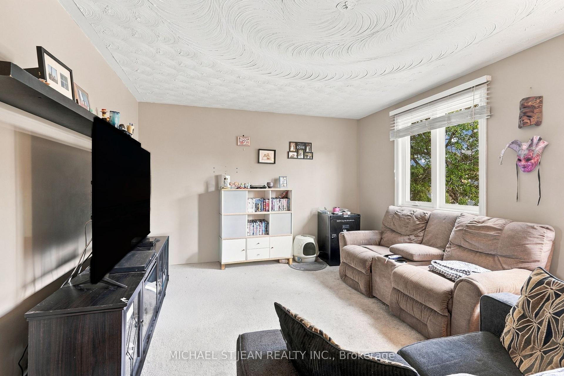 Photo 20 of 23 Desantis Court, Hamilton, Rushdale — HOMEH