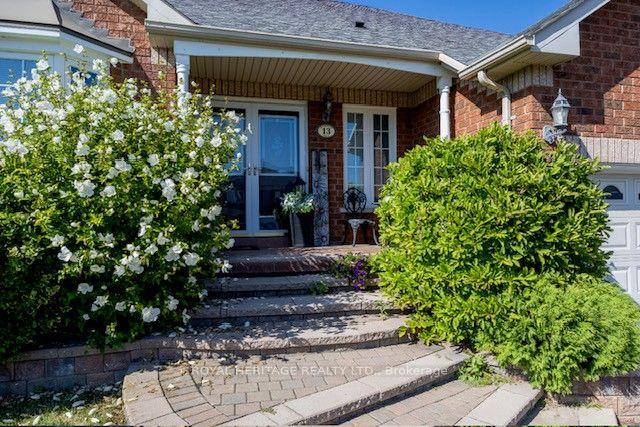 Photo 2 of 13 Mcgregor Drive, Ajax, Northwest Ajax — HOMEH