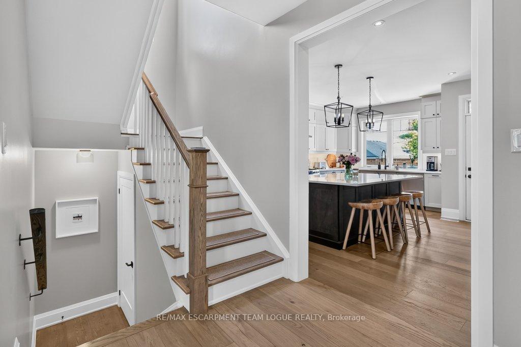 Photo 9 of 75 Chambery Street, Bracebridge, Macaulay — HOMEH