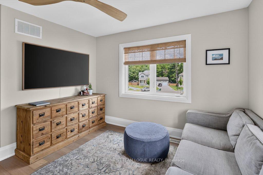 Photo 26 of 75 Chambery Street, Bracebridge, Macaulay — HOMEH