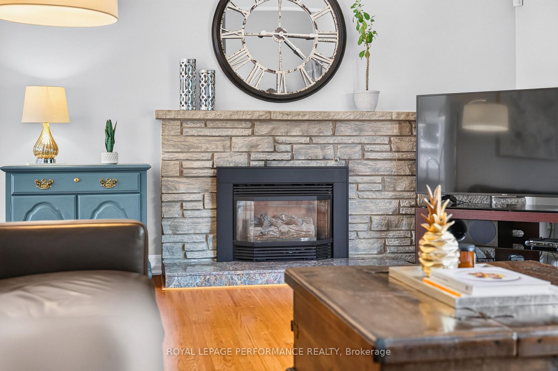 Photo 9 of 12 Dexter Drive, Ottawa, Sheahan Estates/Trend Village — HOMEH