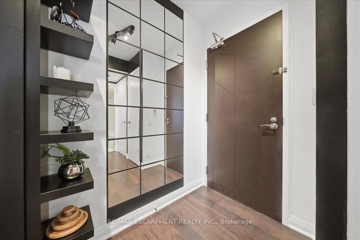 Photo 5 of Unit 2204, 5 Valhalla Inn Road, Etobicoke, Islington-City Centre West — HOMEH