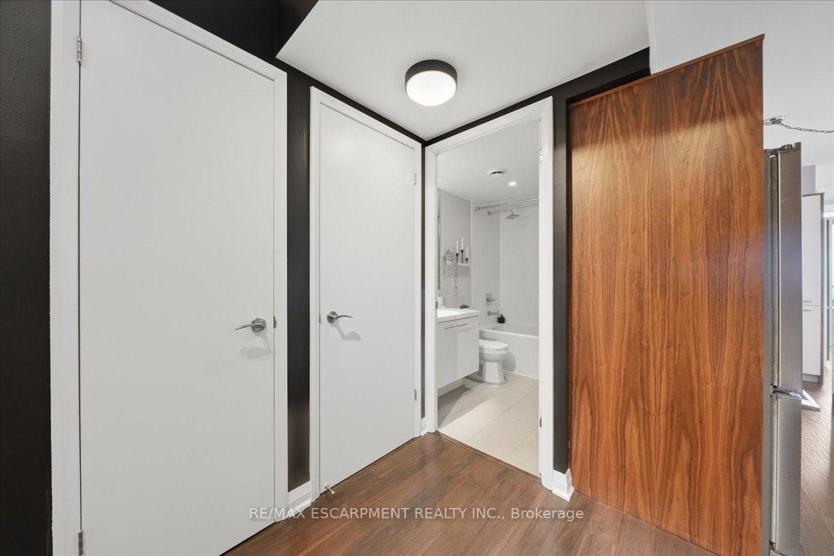 Photo 8 of Unit 2204, 5 Valhalla Inn Road, Etobicoke, Islington-City Centre West — HOMEH