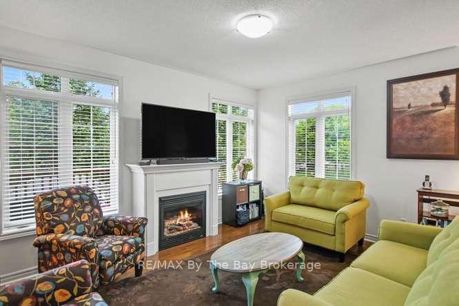 Photo 8 of 90 Meadowlark Boulevard, Wasaga Beach — HOMEH