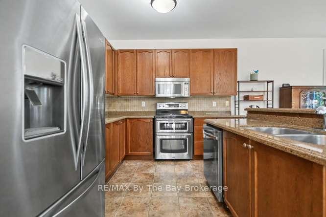 Photo 12 of 90 Meadowlark Boulevard, Wasaga Beach — HOMEH