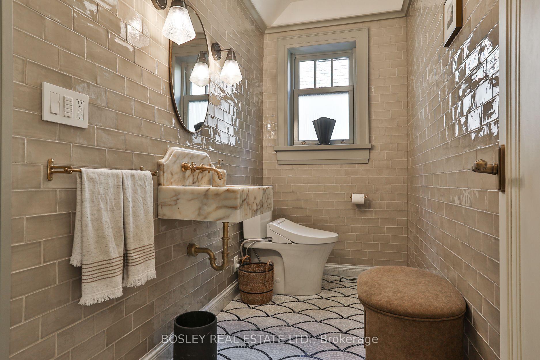 Photo 20 of 43 Whitehall Road, Toronto, Rosedale-Moore Park — HOMEH