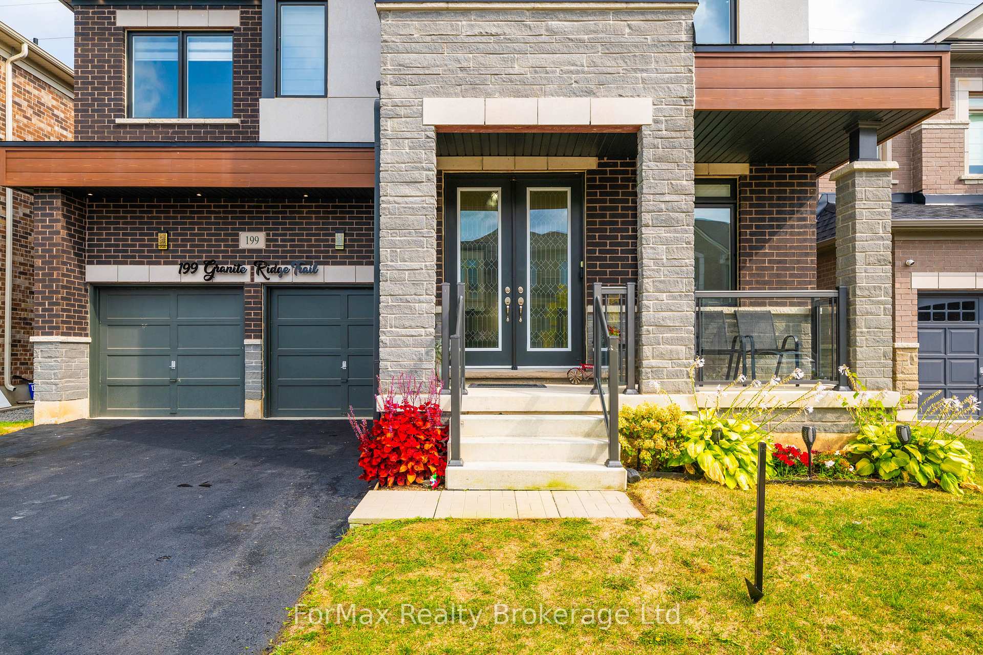 Photo 7 of 199 Granite Ridge Trail, Hamilton, Waterdown — HOMEH