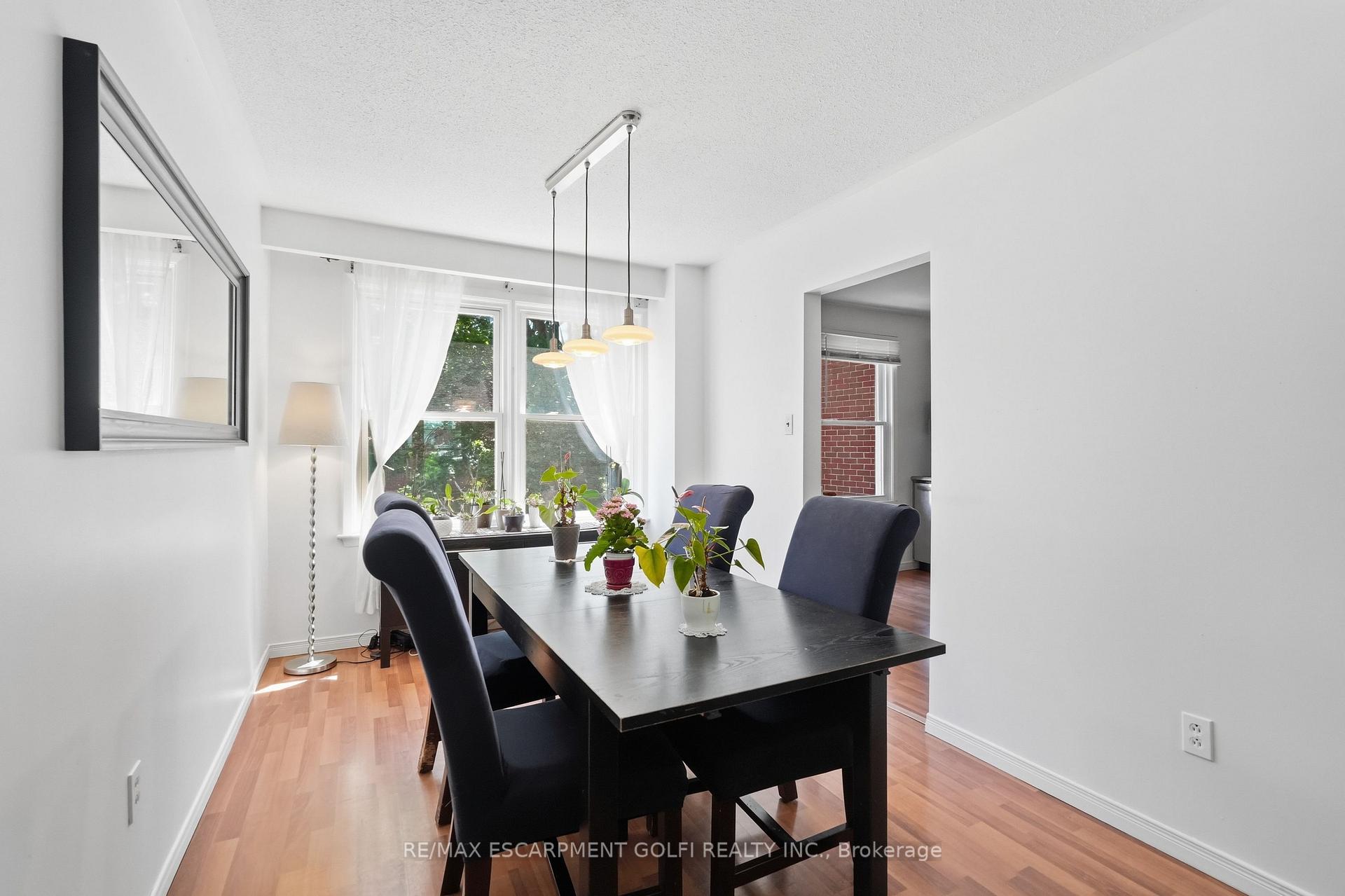 Photo 6 of Unit 39, 2277 Mountain Grove Avenue, Burlington, Mountainside — HOMEH