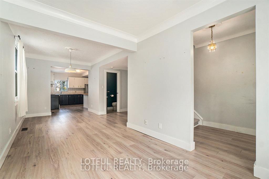 Photo 4 of 11 Champagne Avenue S, Ottawa, West Centre Town — HOMEH