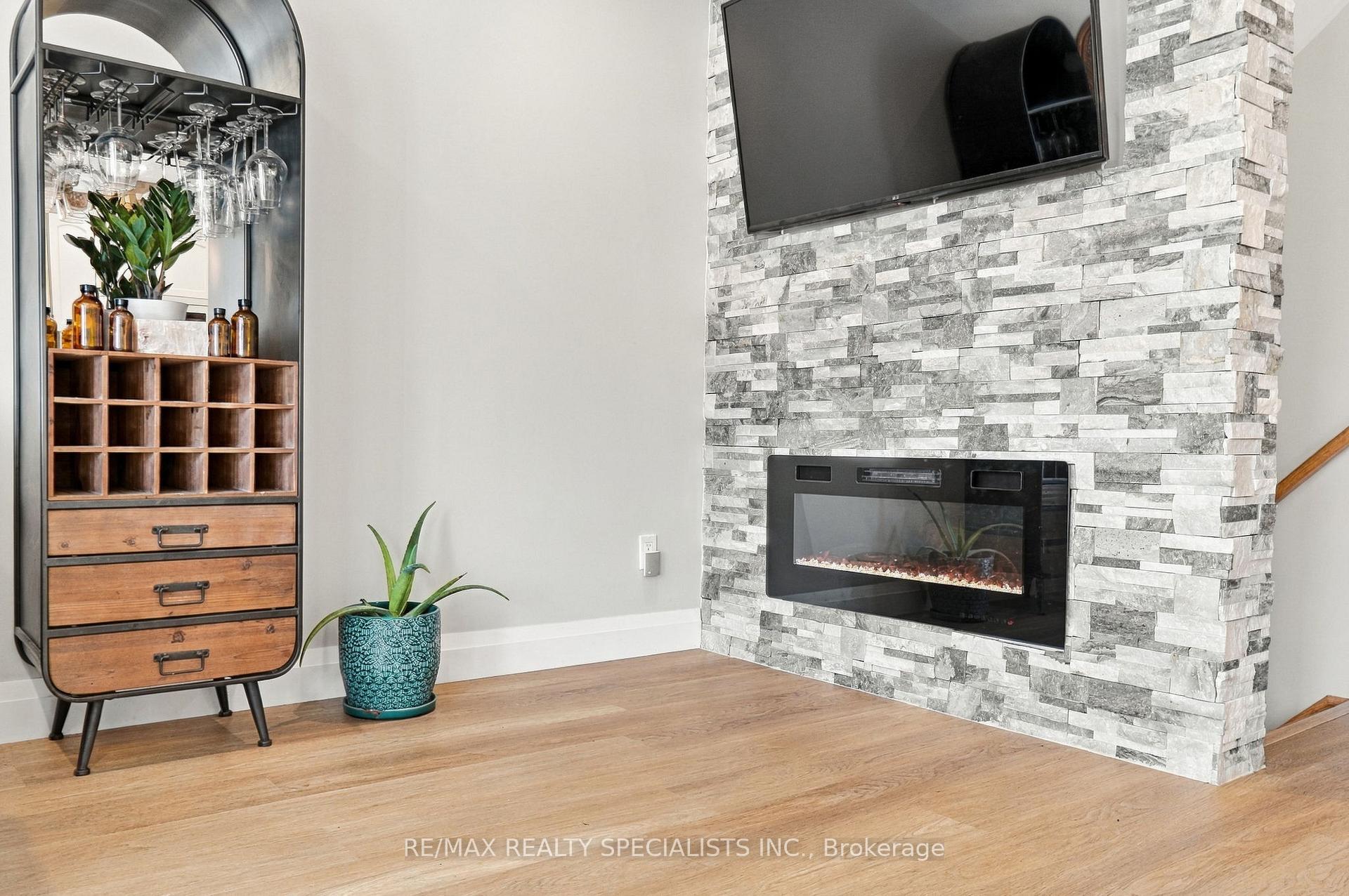 Photo 15 of 90 Foxborough Drive, Hamilton, Ancaster — HOMEH