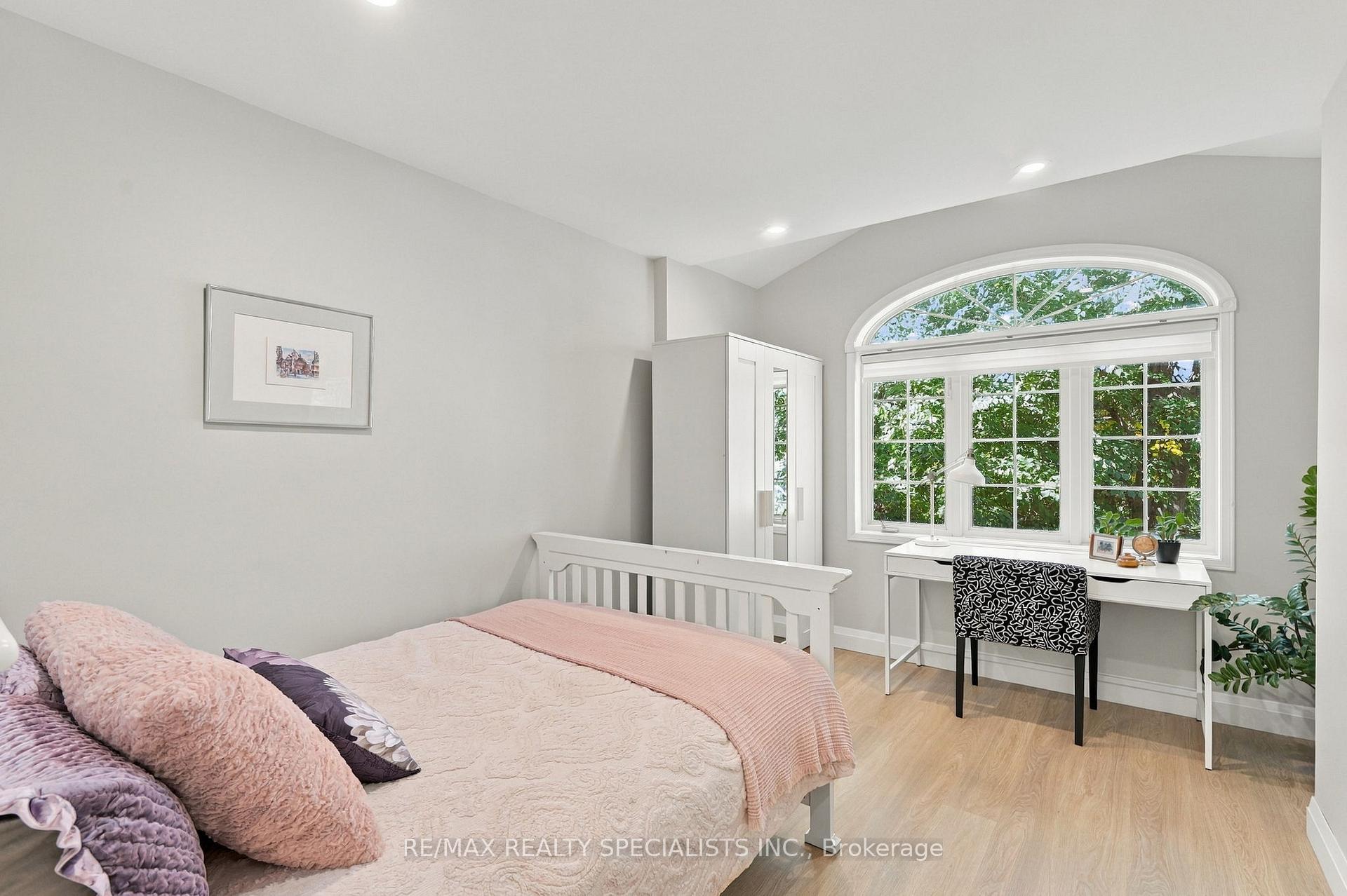 Photo 30 of 90 Foxborough Drive, Hamilton, Ancaster — HOMEH