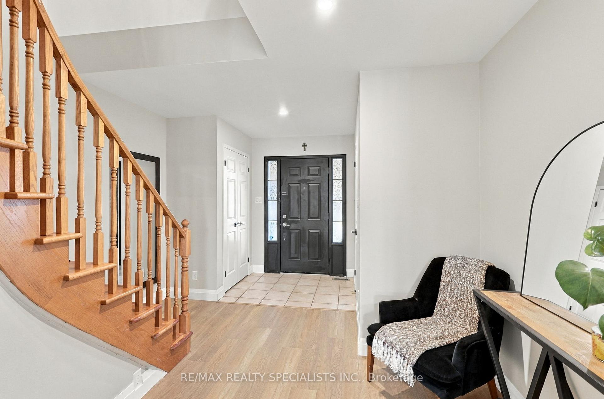 Photo 6 of 90 Foxborough Drive, Hamilton, Ancaster — HOMEH