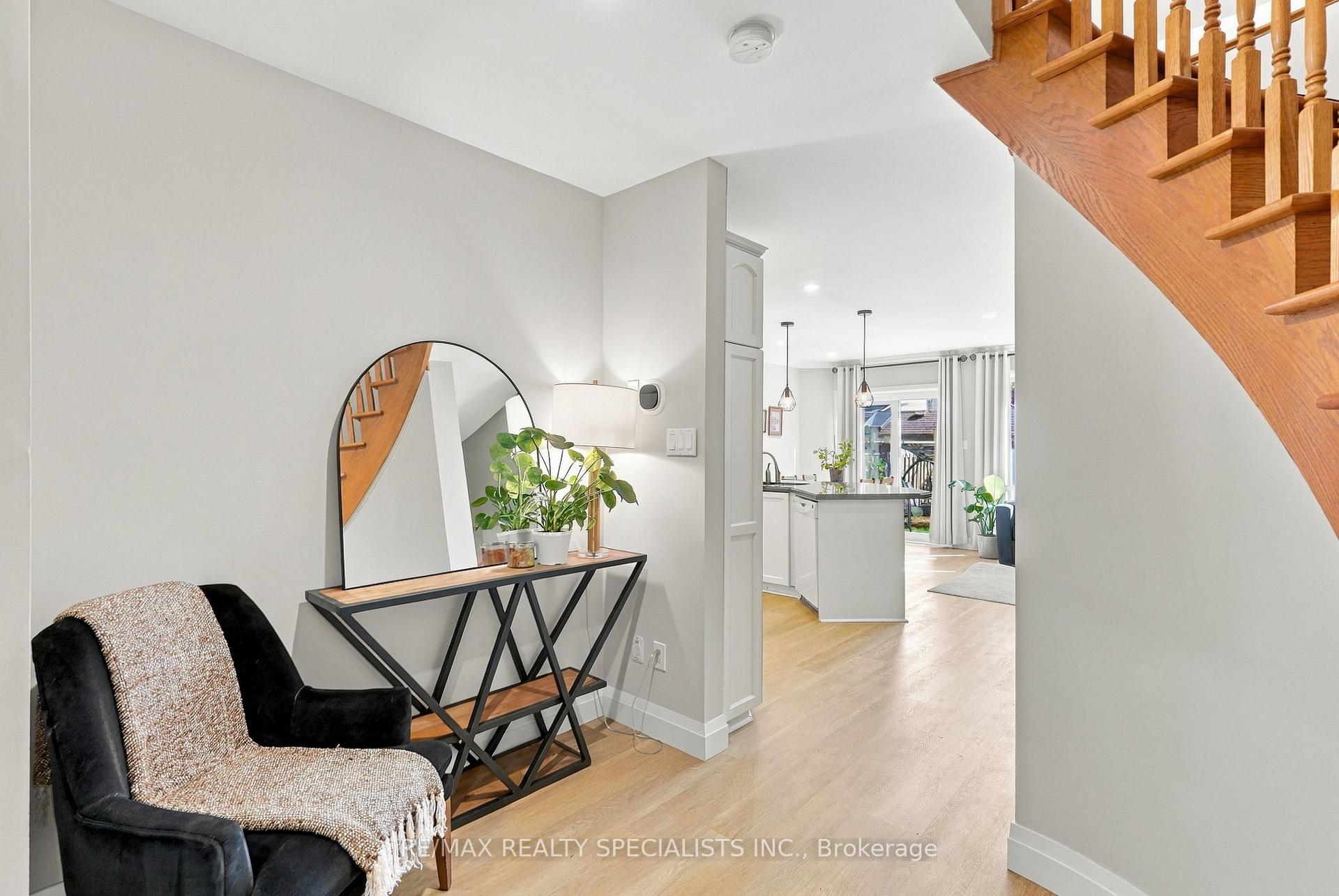 Photo 7 of 90 Foxborough Drive, Hamilton, Ancaster — HOMEH
