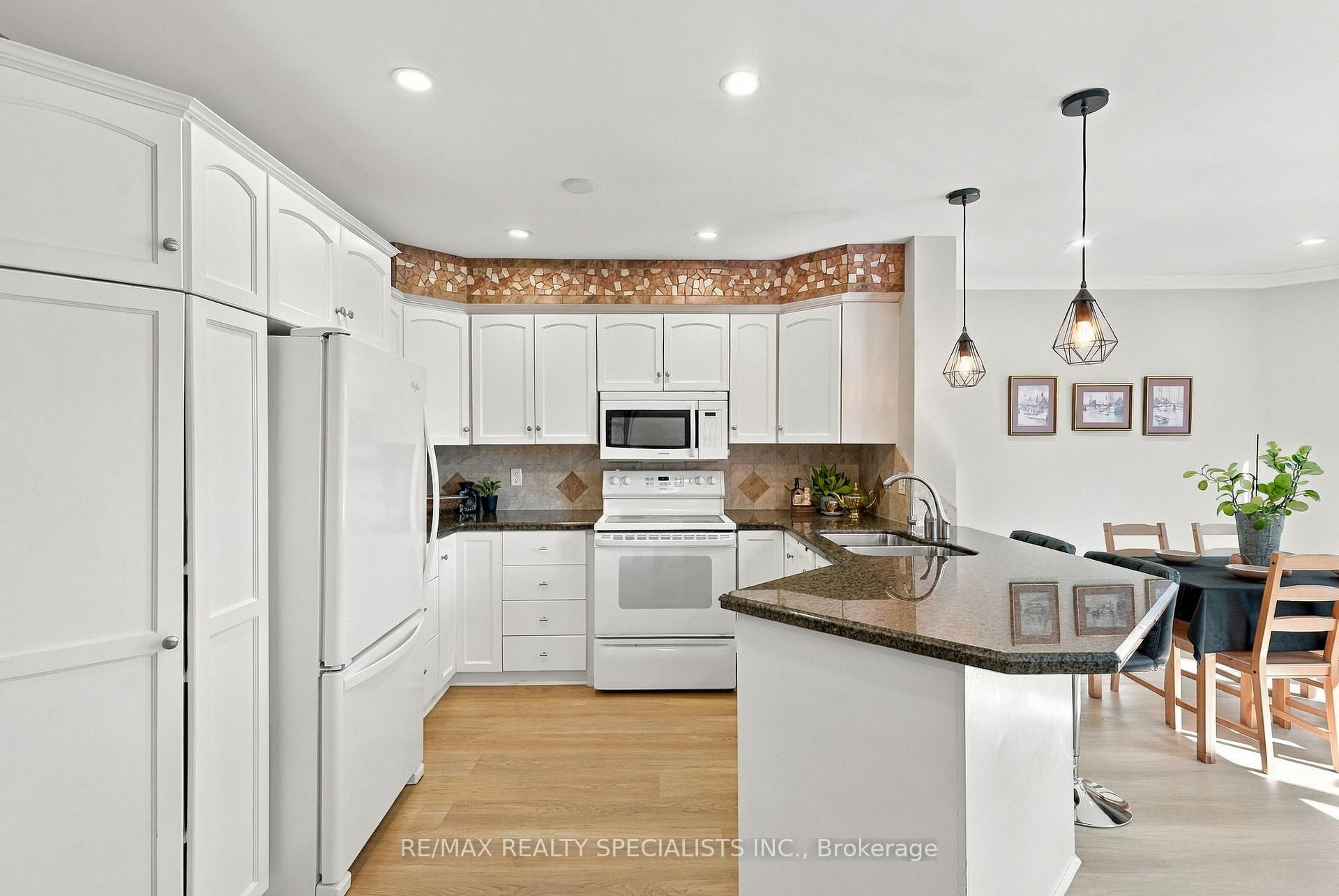 Photo 11 of 90 Foxborough Drive, Hamilton, Ancaster — HOMEH