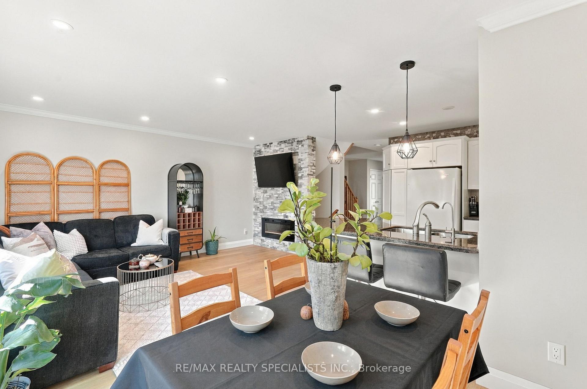 Photo 14 of 90 Foxborough Drive, Hamilton, Ancaster — HOMEH