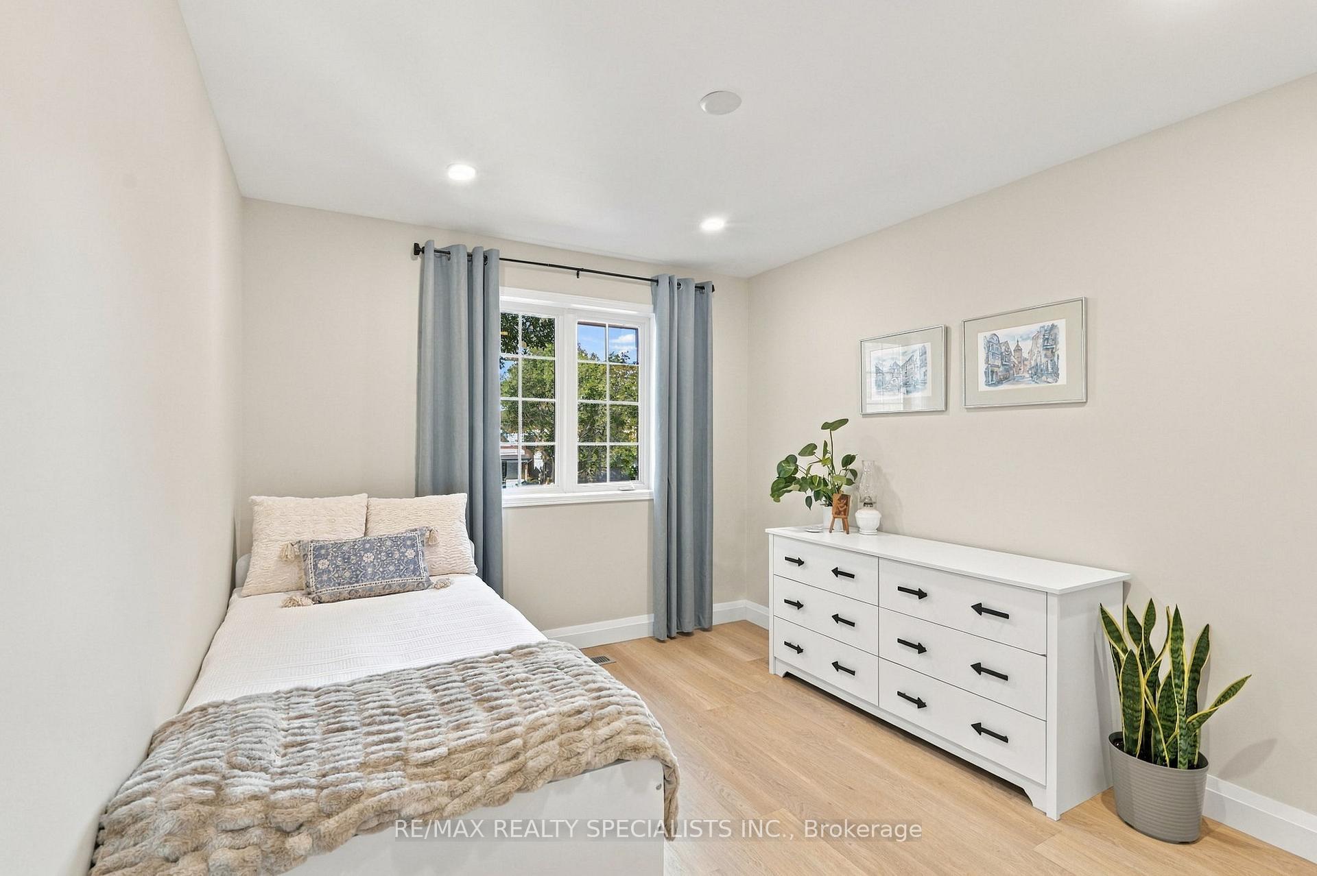 Photo 31 of 90 Foxborough Drive, Hamilton, Ancaster — HOMEH