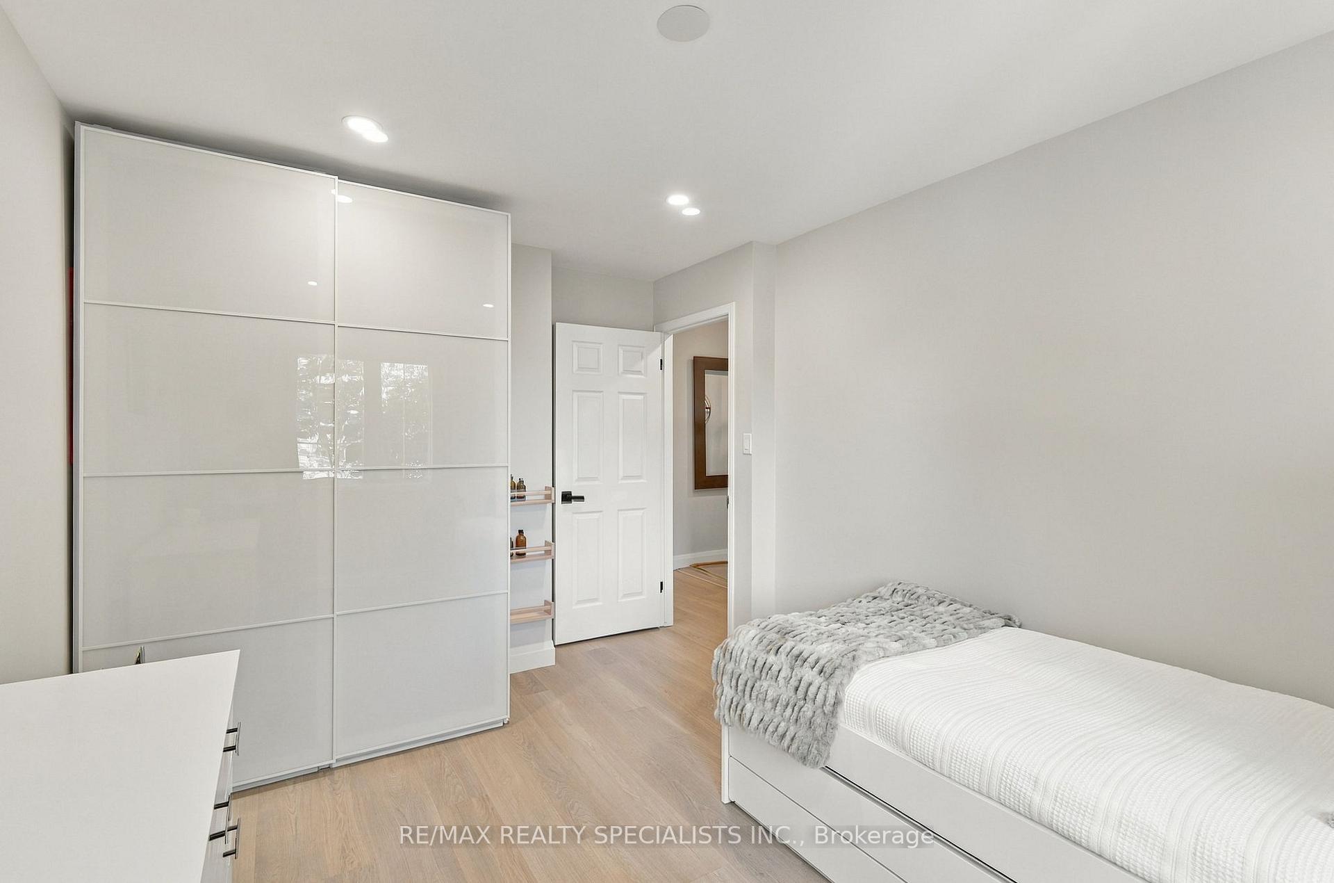 Photo 33 of 90 Foxborough Drive, Hamilton, Ancaster — HOMEH