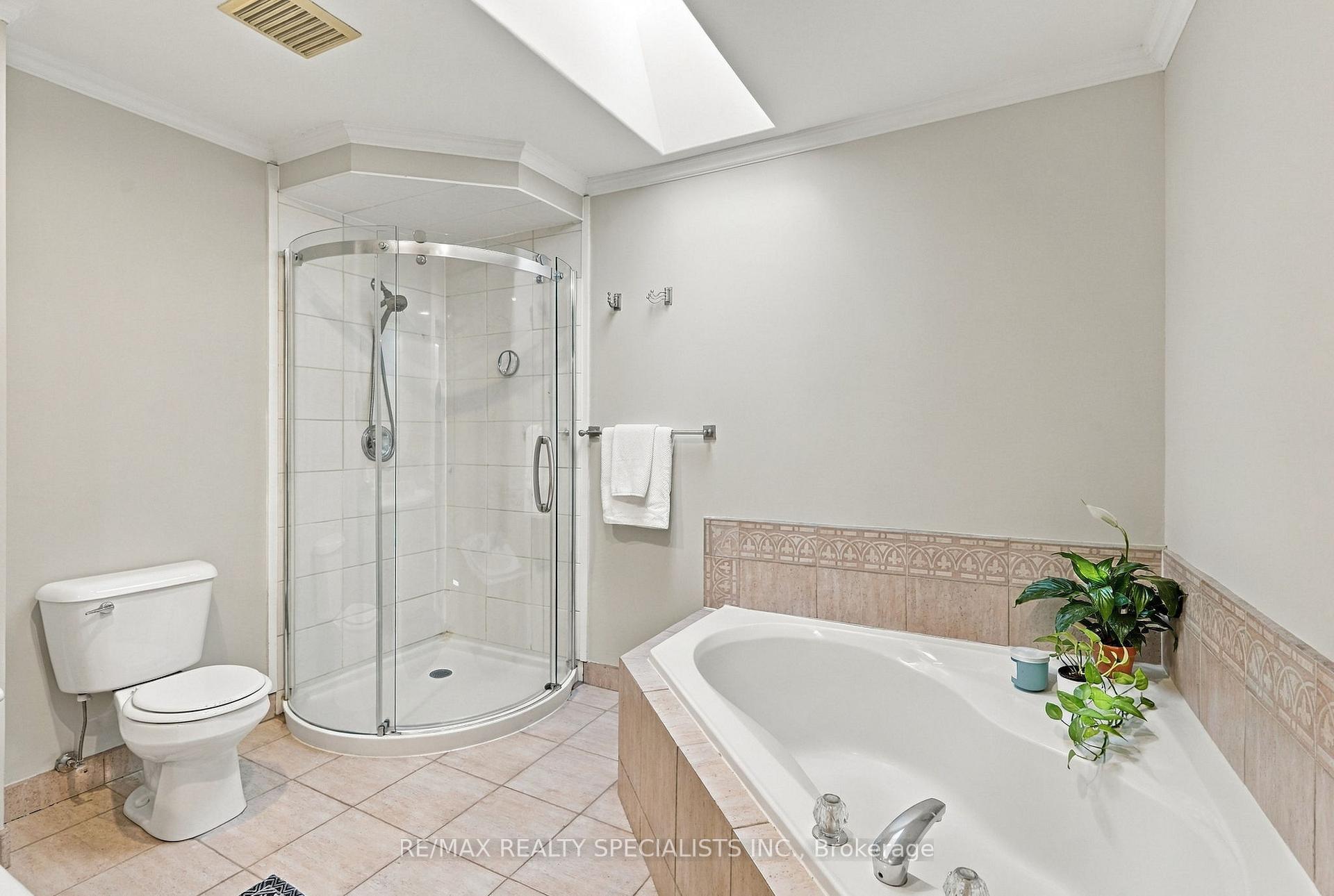Photo 25 of 90 Foxborough Drive, Hamilton, Ancaster — HOMEH