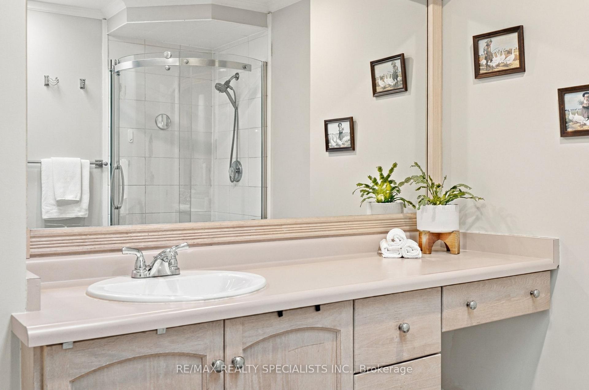 Photo 27 of 90 Foxborough Drive, Hamilton, Ancaster — HOMEH