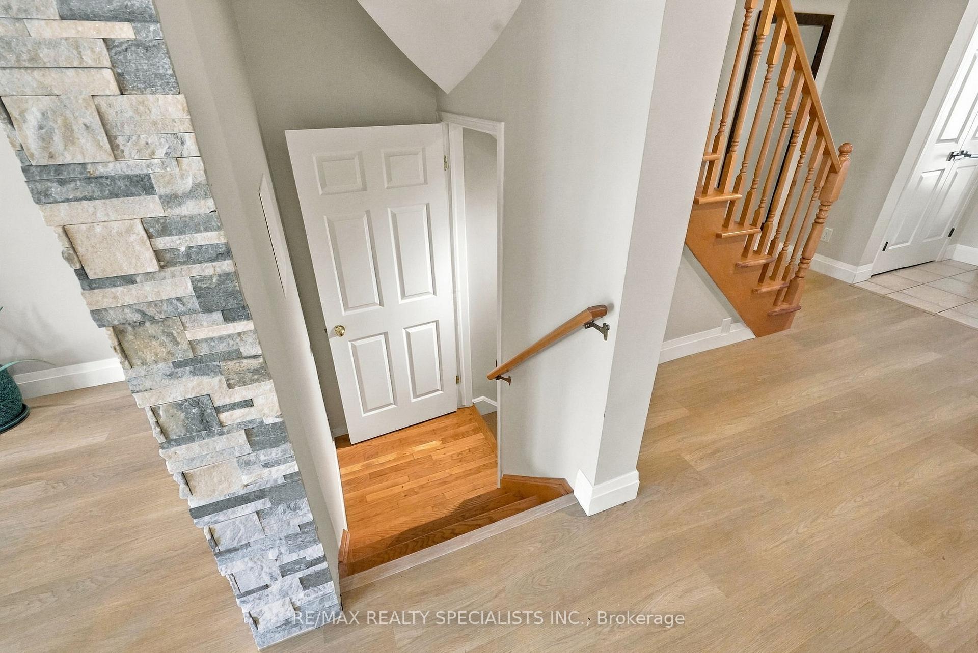 Photo 34 of 90 Foxborough Drive, Hamilton, Ancaster — HOMEH