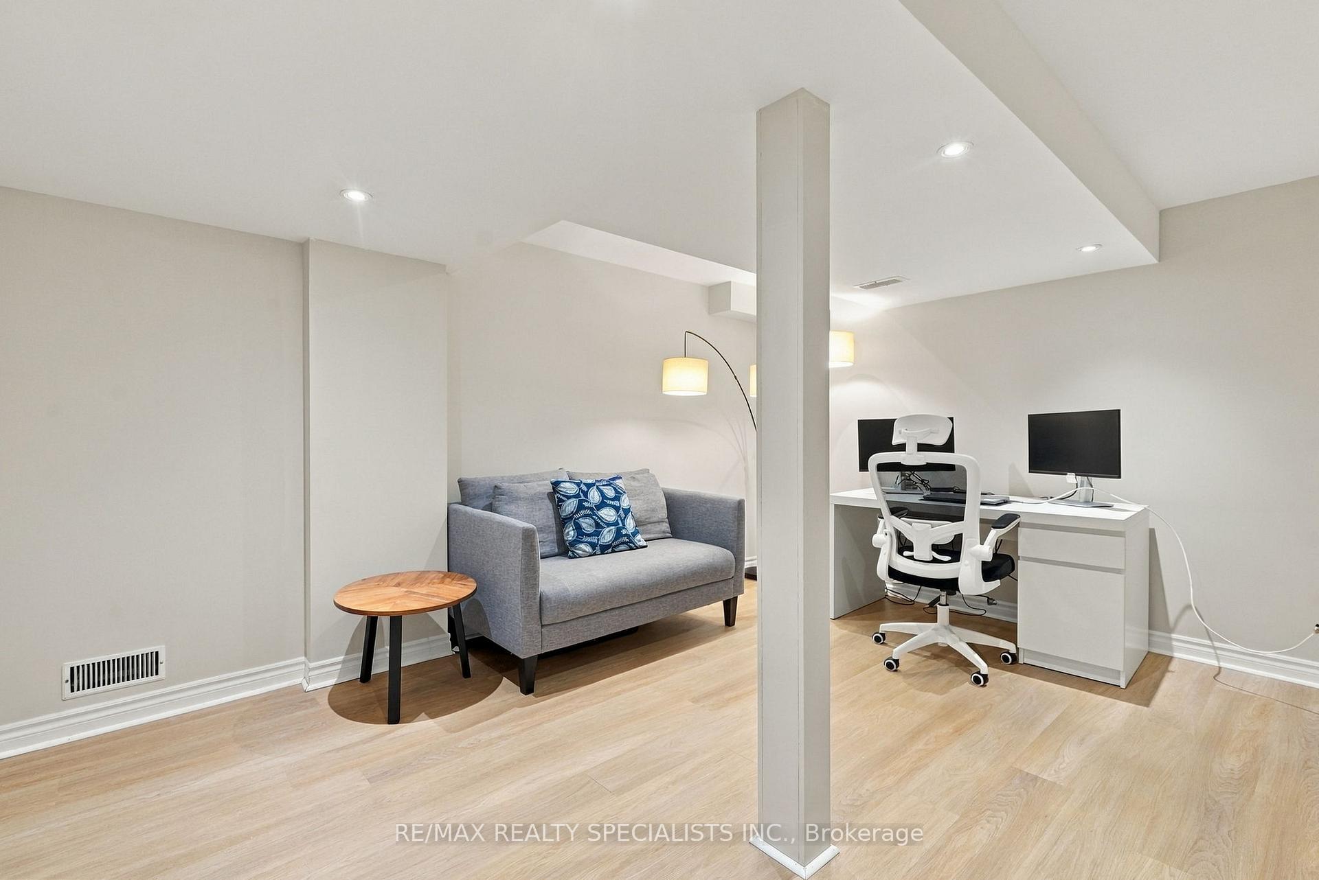 Photo 36 of 90 Foxborough Drive, Hamilton, Ancaster — HOMEH