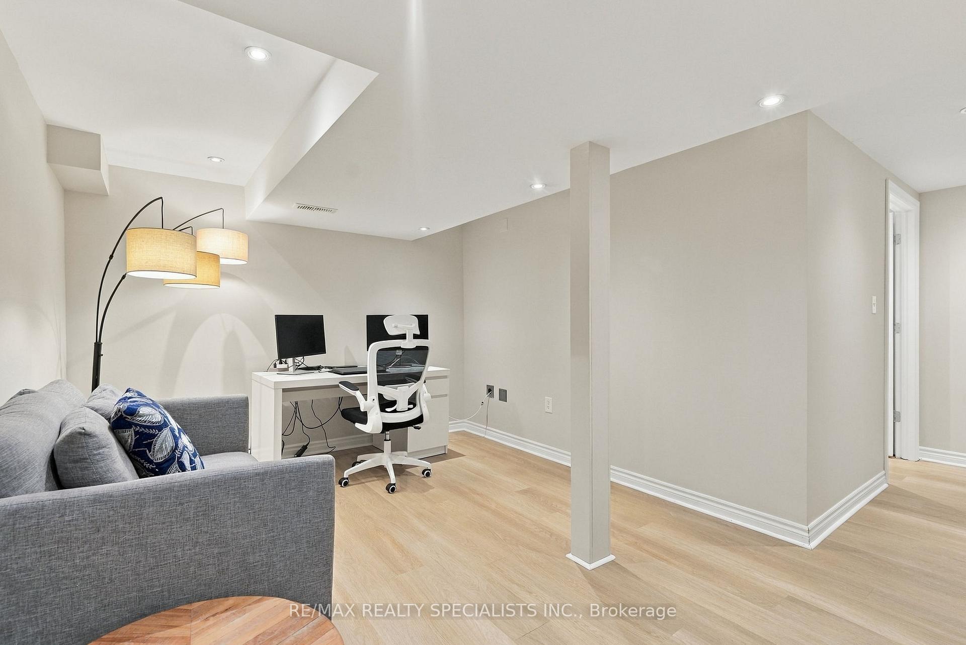 Photo 37 of 90 Foxborough Drive, Hamilton, Ancaster — HOMEH