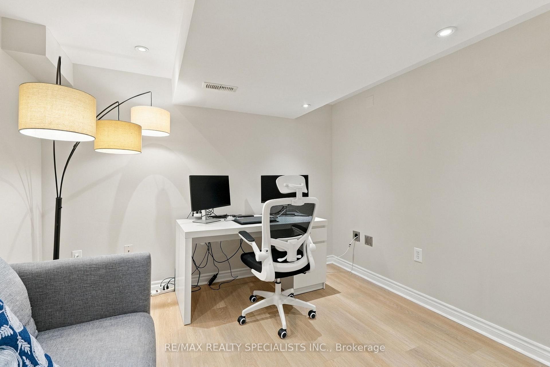 Photo 38 of 90 Foxborough Drive, Hamilton, Ancaster — HOMEH