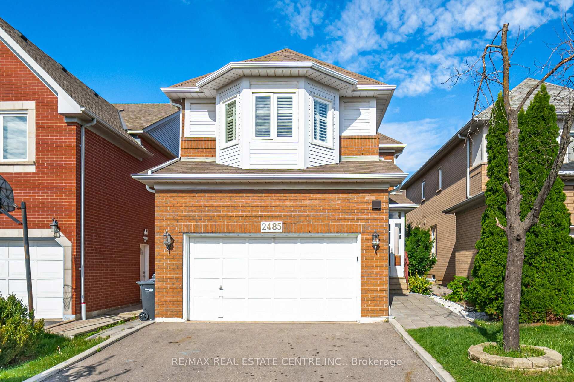 Photo 2 of 2485 Strathmore Crescent N, Mississauga, Central Erin Mills — HOMEH