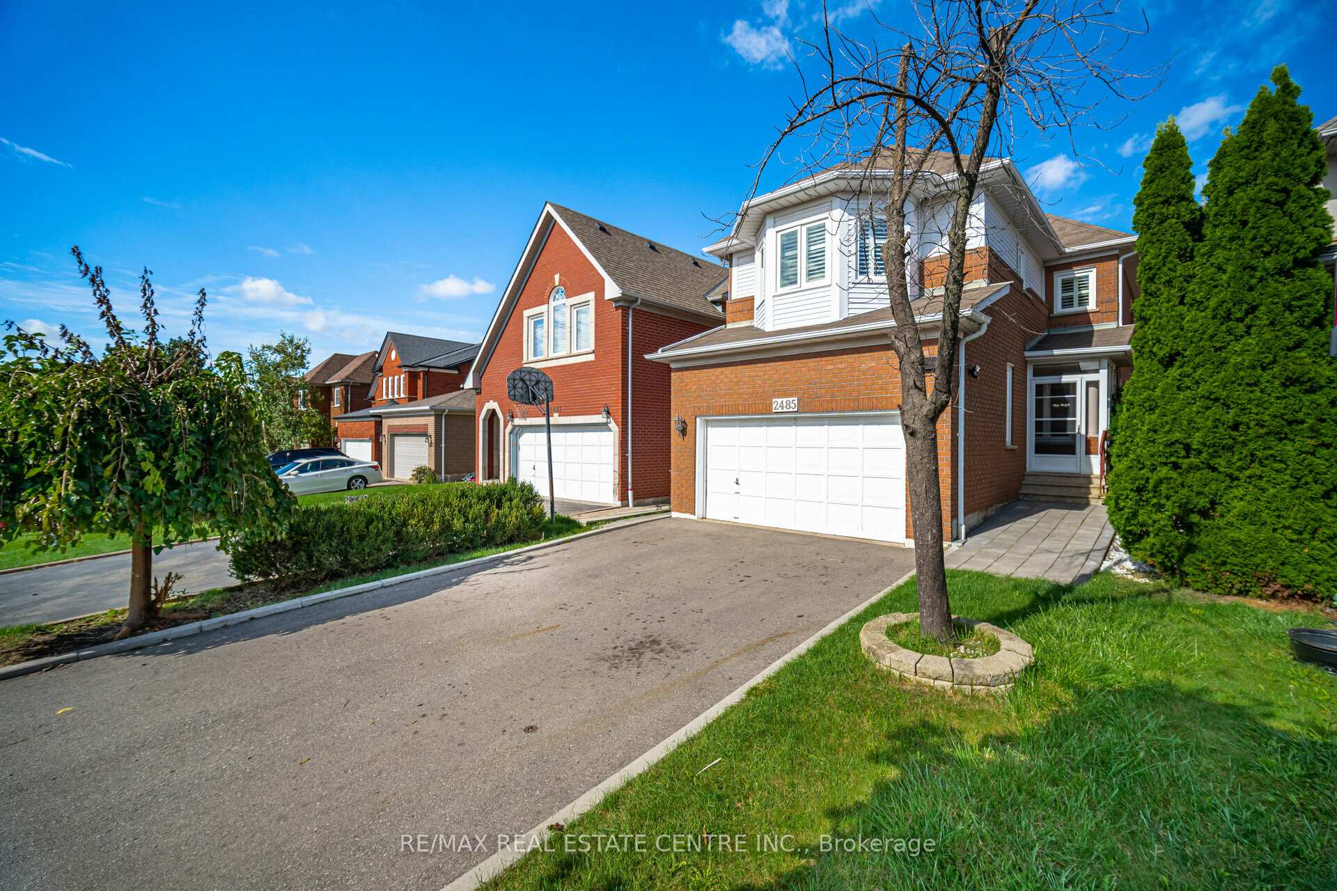 Photo 3 of 2485 Strathmore Crescent N, Mississauga, Central Erin Mills — HOMEH