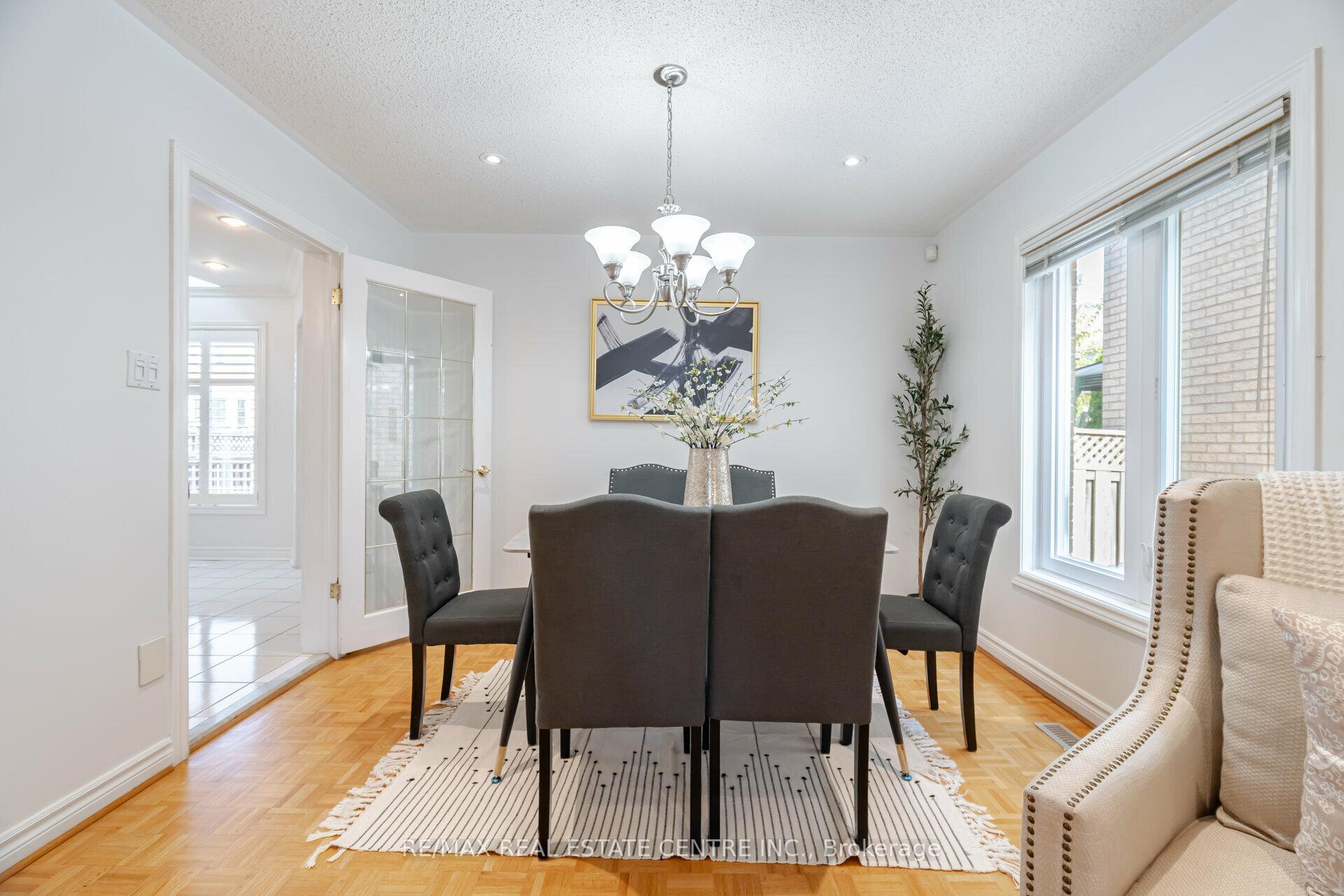 Photo 12 of 2485 Strathmore Crescent N, Mississauga, Central Erin Mills — HOMEH