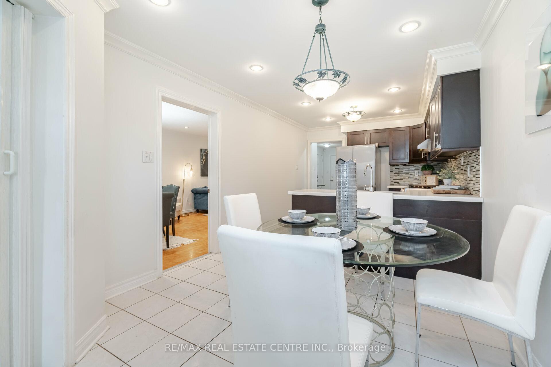 Photo 13 of 2485 Strathmore Crescent N, Mississauga, Central Erin Mills — HOMEH