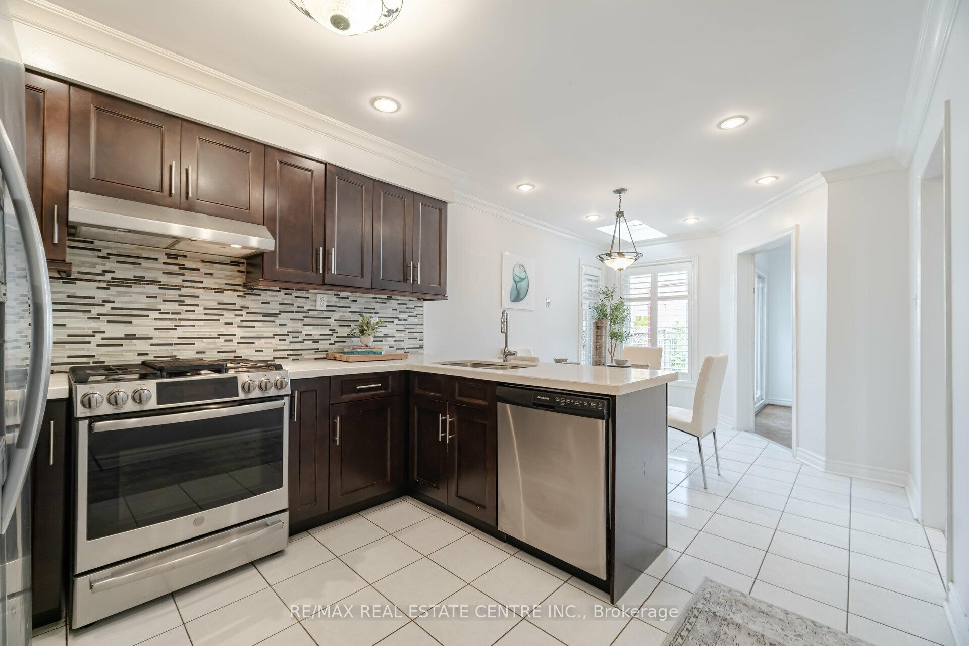 Photo 17 of 2485 Strathmore Crescent N, Mississauga, Central Erin Mills — HOMEH