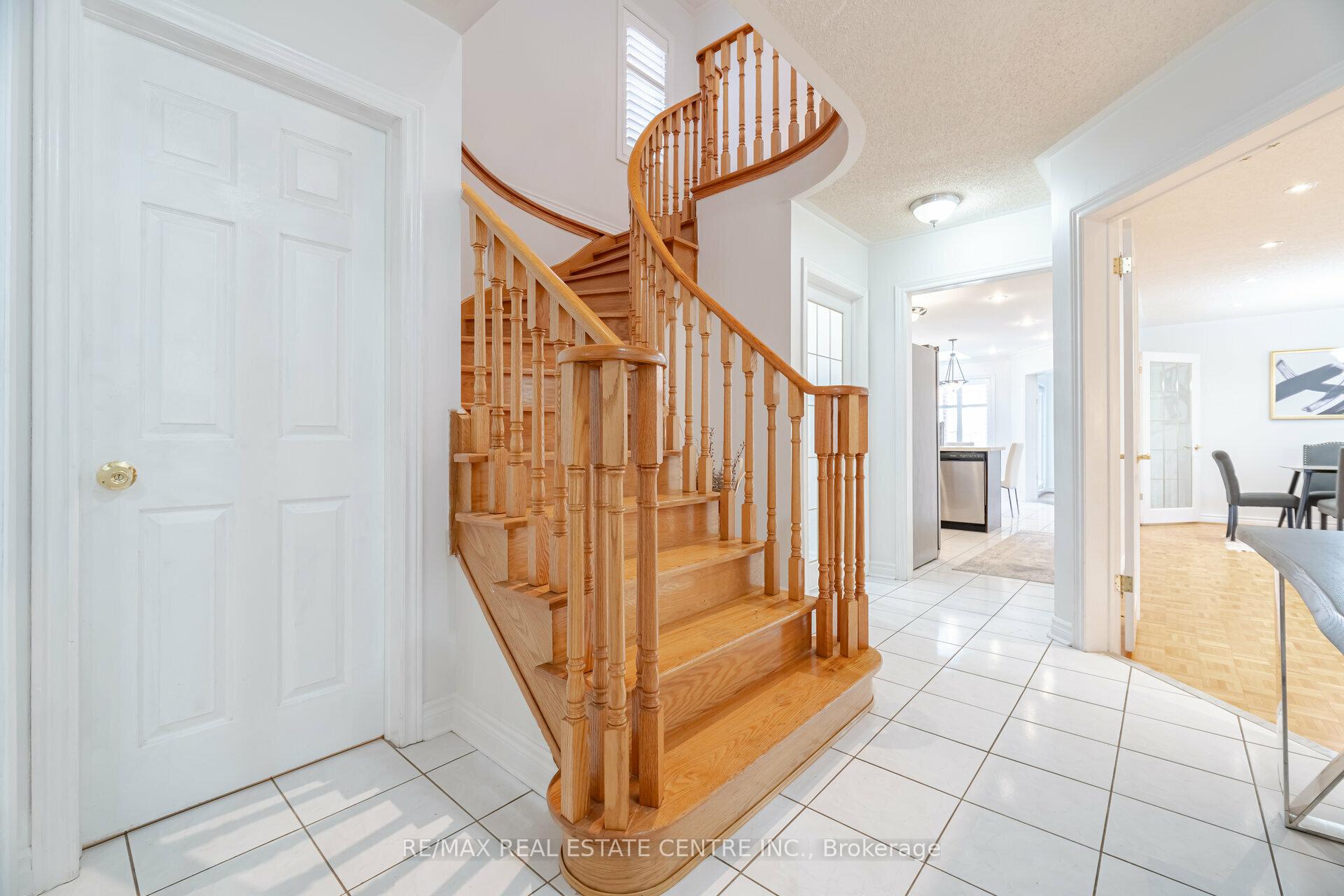 Photo 25 of 2485 Strathmore Crescent N, Mississauga, Central Erin Mills — HOMEH