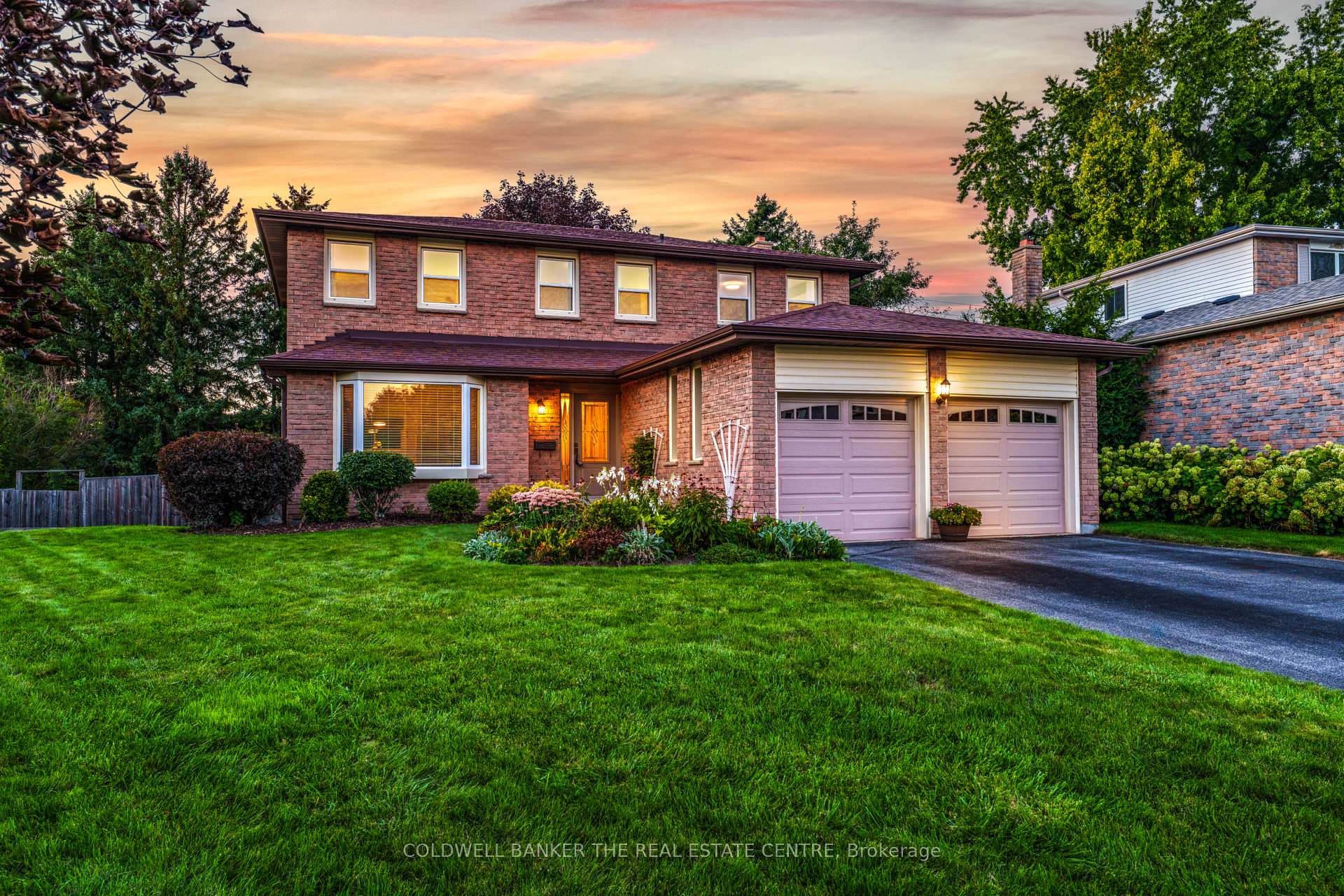 Photo 1 of 893 Arnold Crescent, Newmarket, Gorham-College Manor — HOMEH