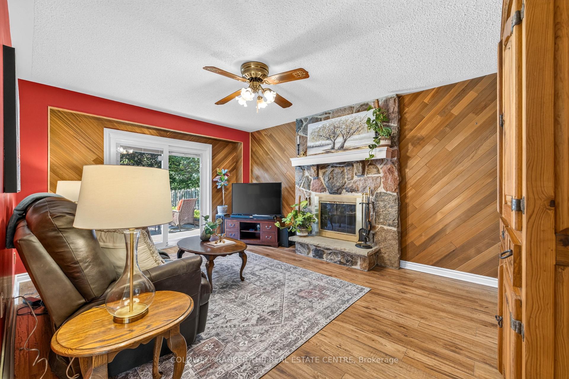 Photo 11 of 893 Arnold Crescent, Newmarket, Gorham-College Manor — HOMEH