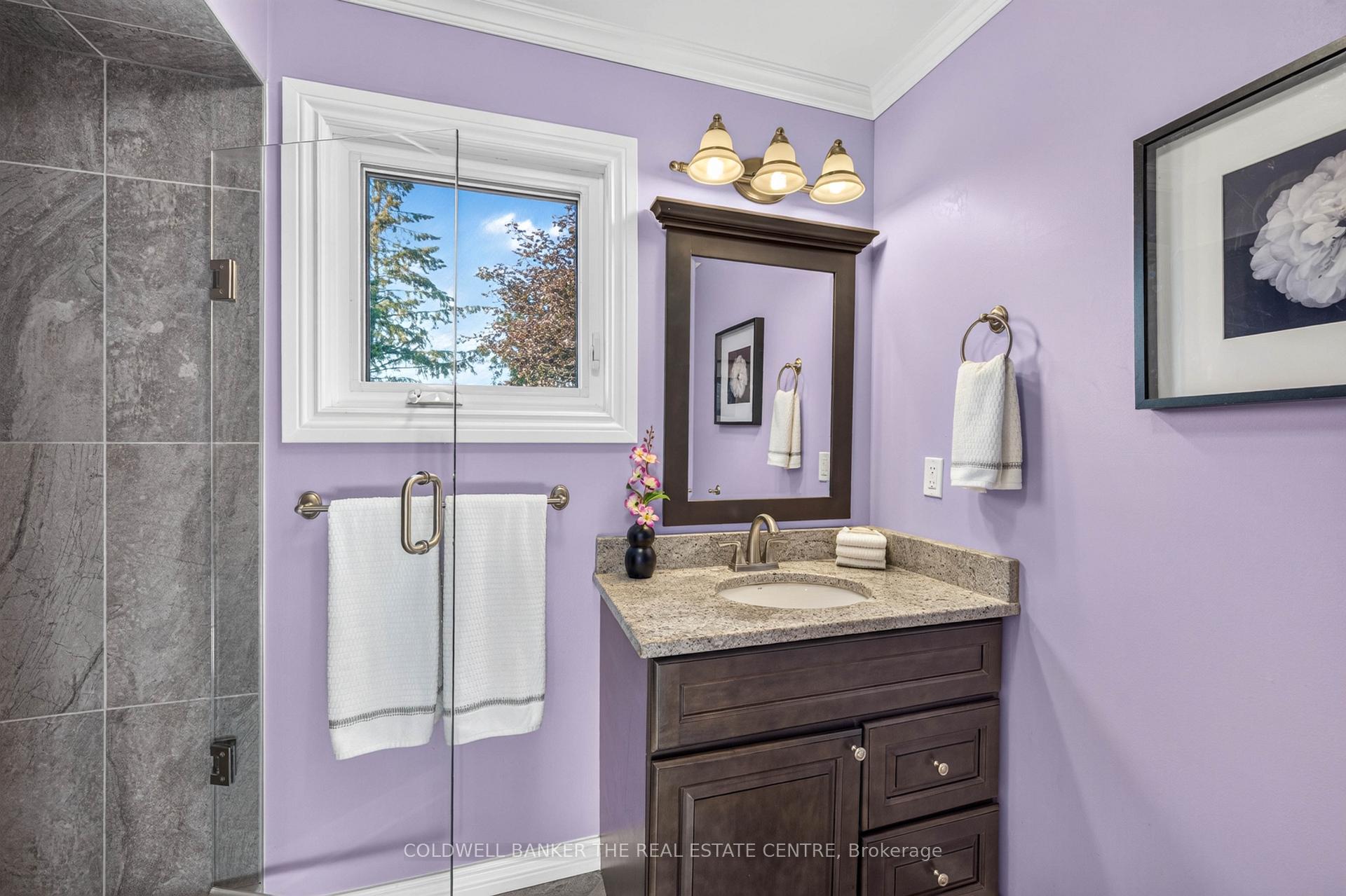 Photo 15 of 893 Arnold Crescent, Newmarket, Gorham-College Manor — HOMEH