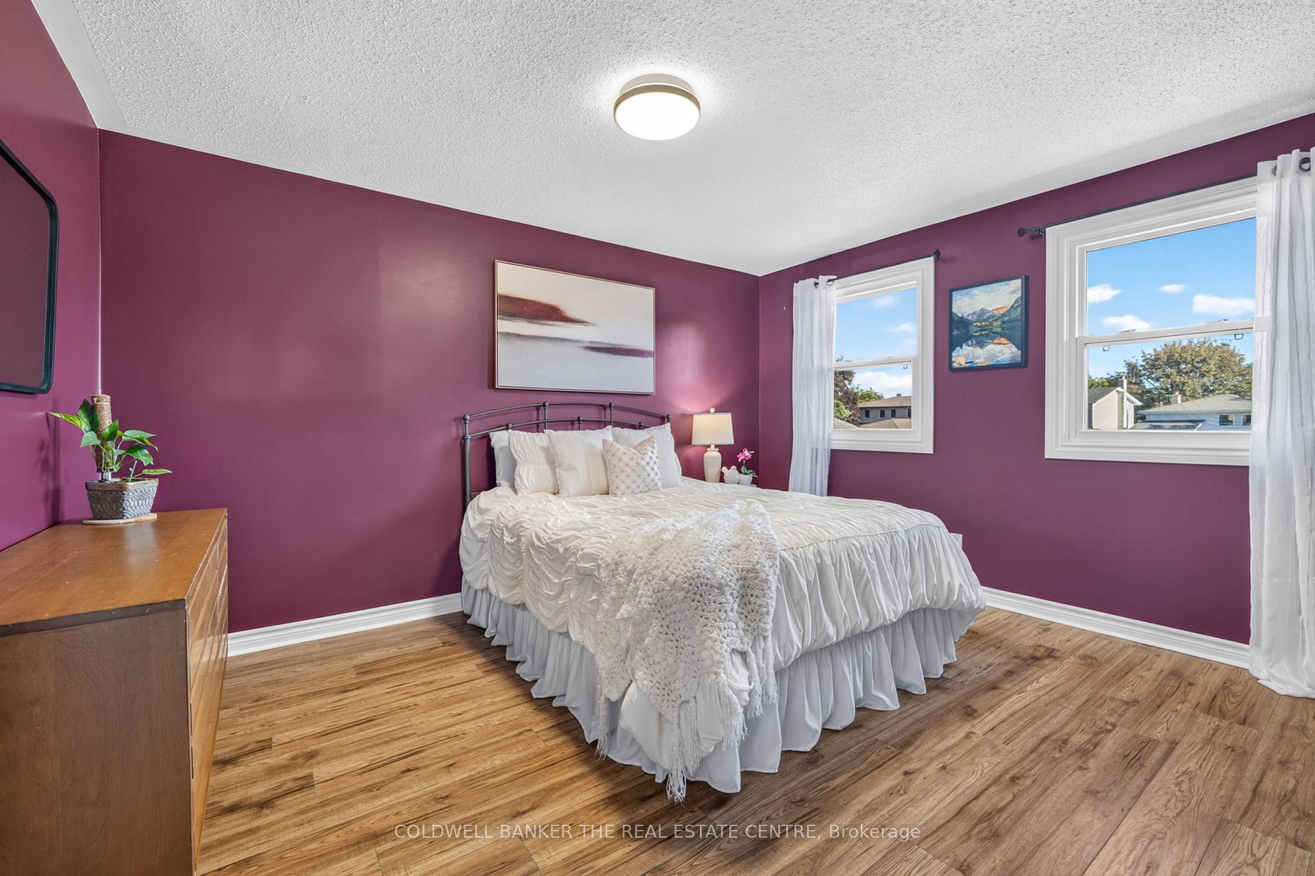 Photo 18 of 893 Arnold Crescent, Newmarket, Gorham-College Manor — HOMEH