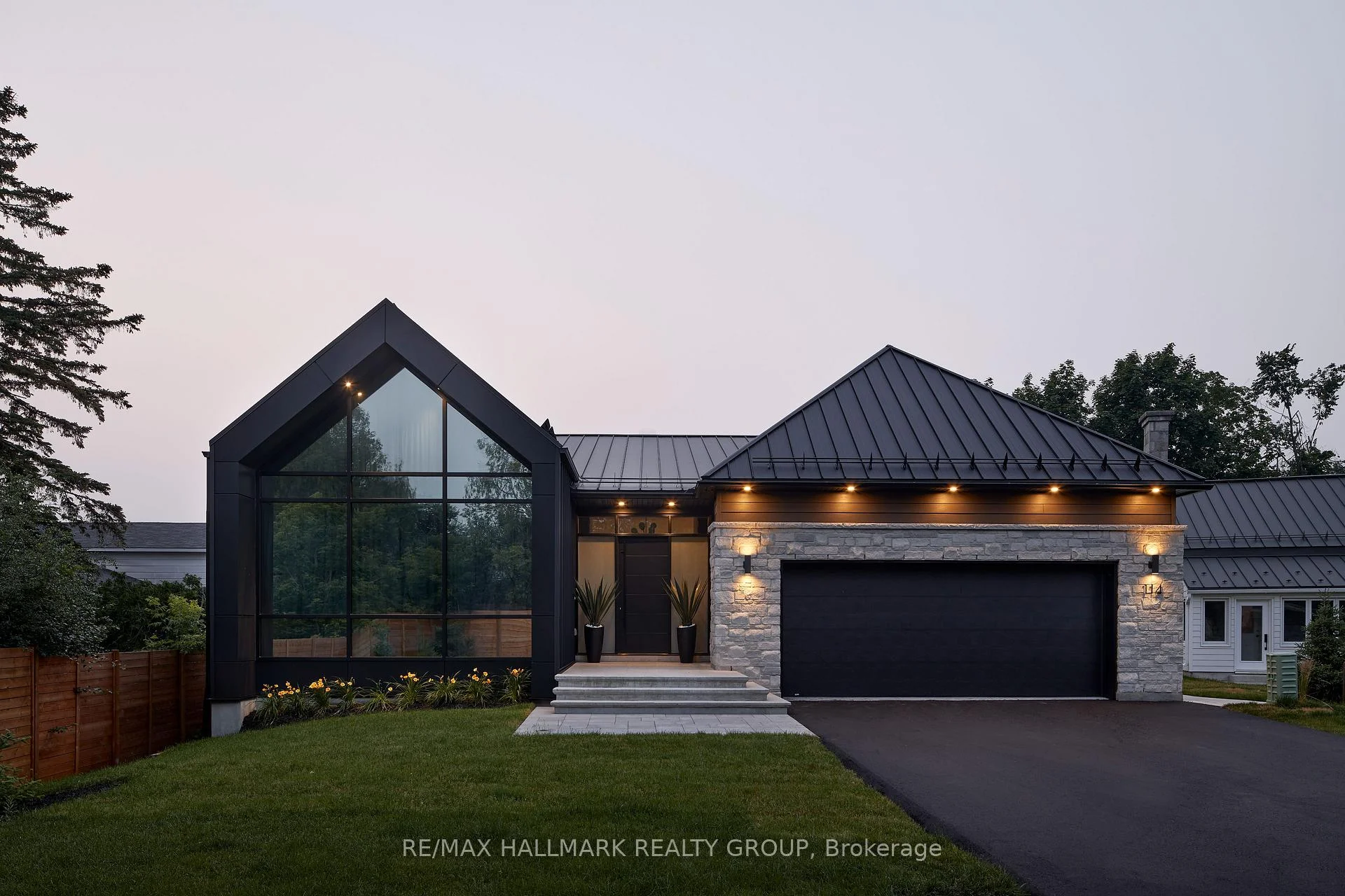 Photo 4 of 114 Theberge Private, Ottawa, Meadowlands/St. Claire Gardens — HOMEH
