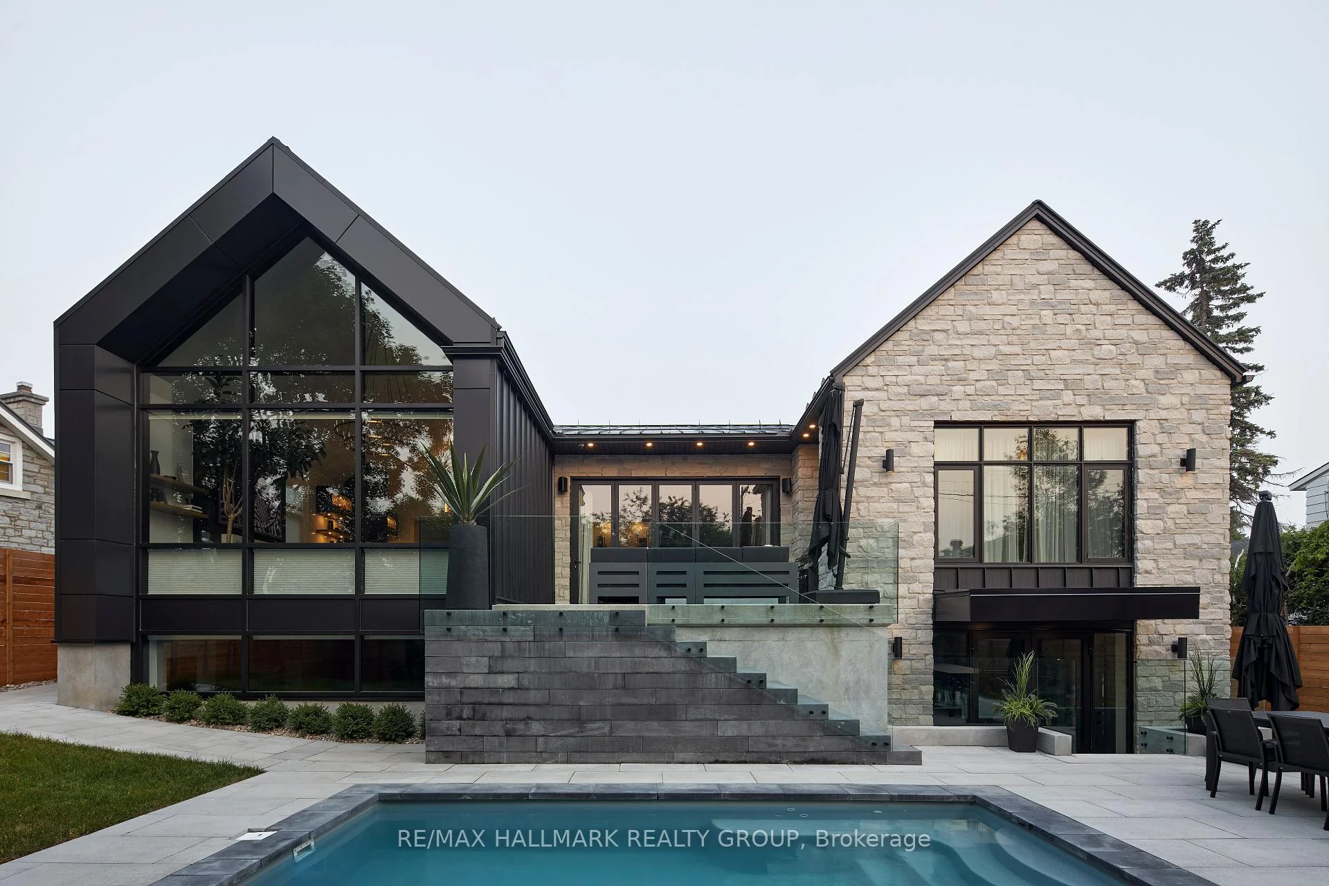 Photo 17 of 114 Theberge Private, Ottawa, Meadowlands/St. Claire Gardens — HOMEH