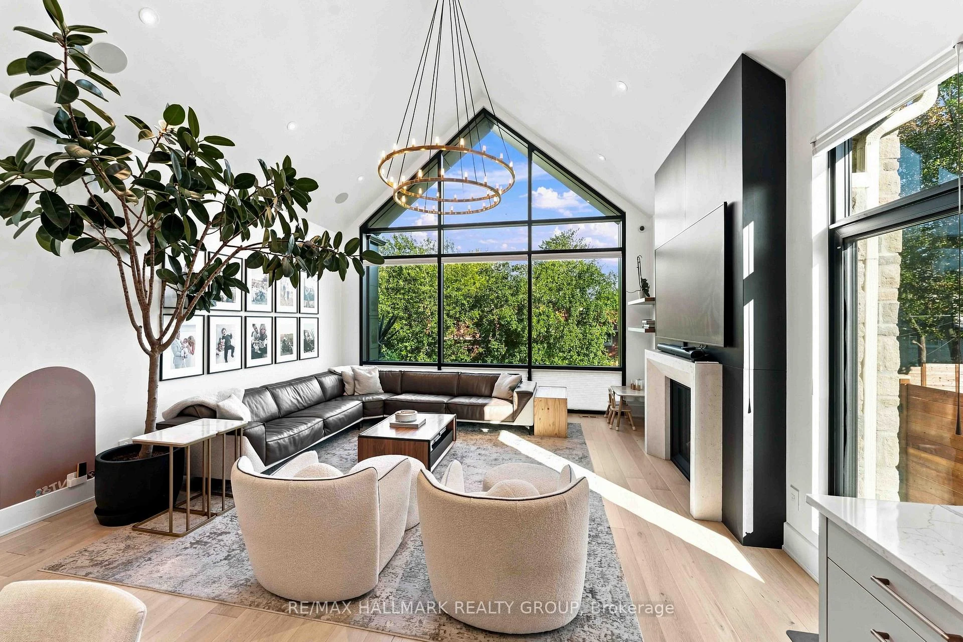 Photo 18 of 114 Theberge Private, Ottawa, Meadowlands/St. Claire Gardens — HOMEH