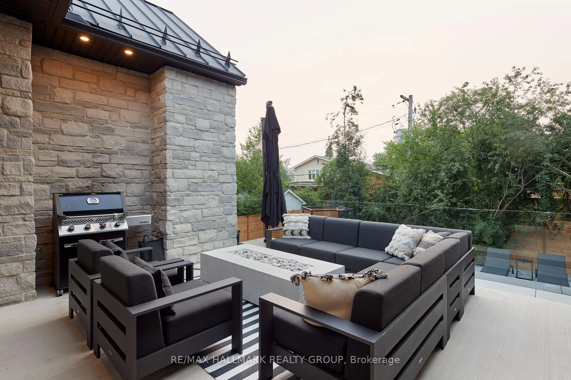 Photo 30 of 114 Theberge Private, Ottawa, Meadowlands/St. Claire Gardens — HOMEH