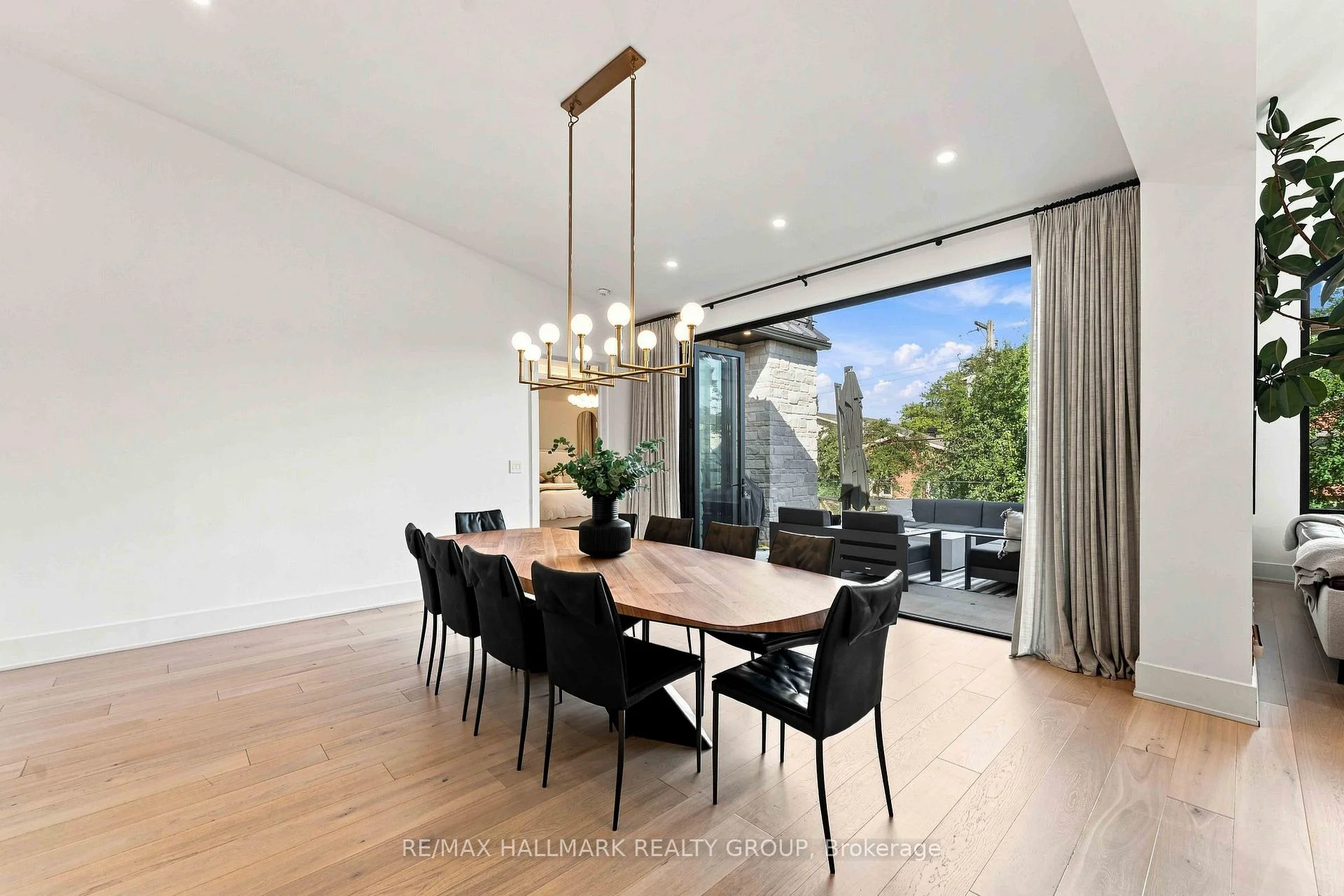 Photo 33 of 114 Theberge Private, Ottawa, Meadowlands/St. Claire Gardens — HOMEH