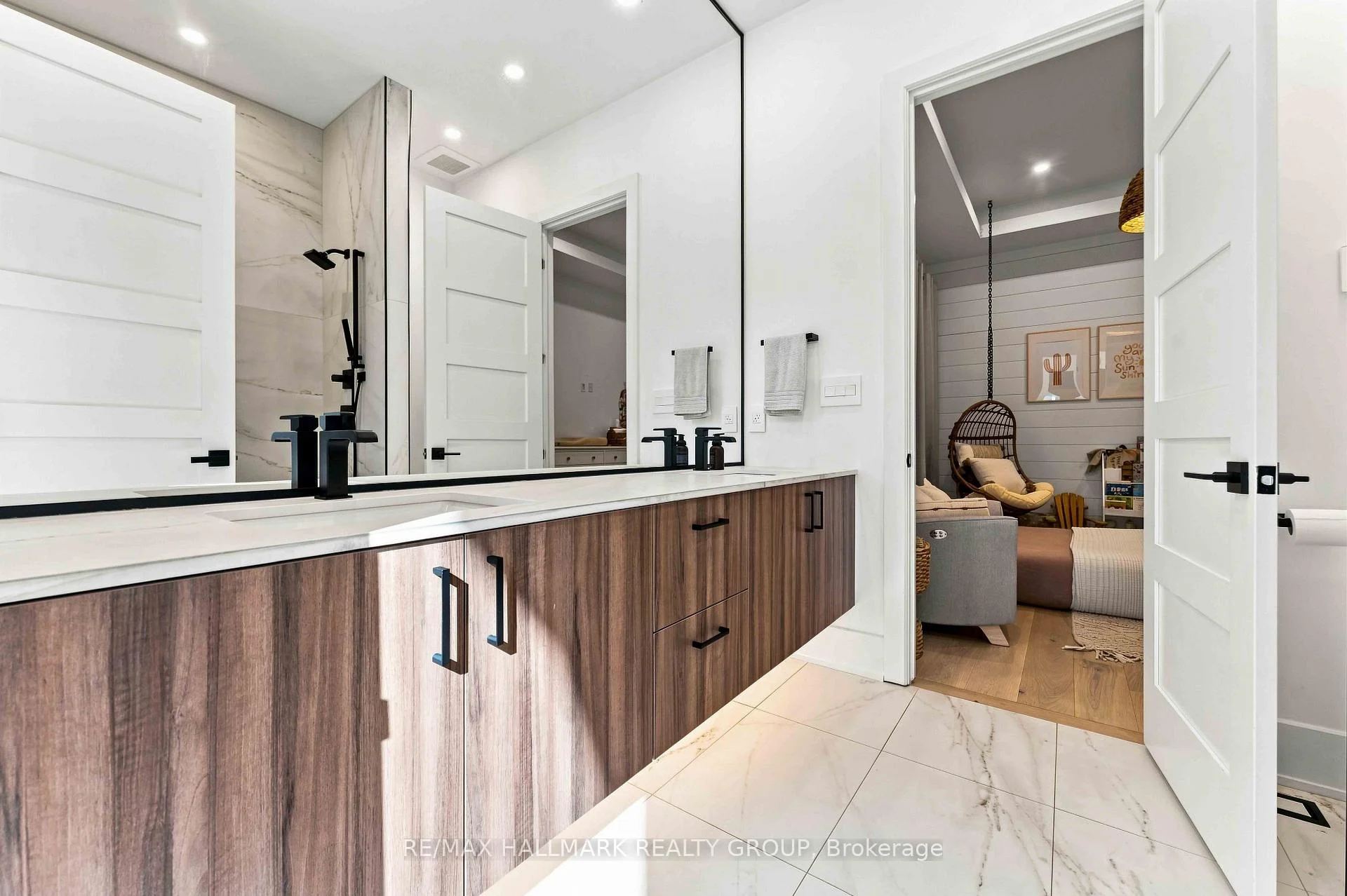 Photo 55 of 114 Theberge Private, Ottawa, Meadowlands/St. Claire Gardens — HOMEH