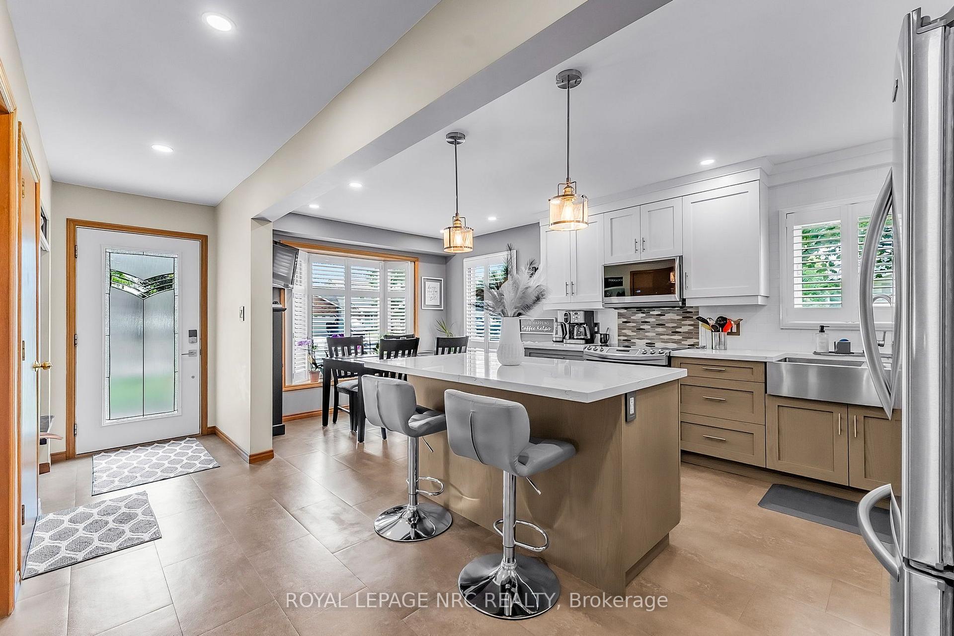 Photo 2 of 77 St. Augustine Drive, St. Catharines, Secord Woods — HOMEH
